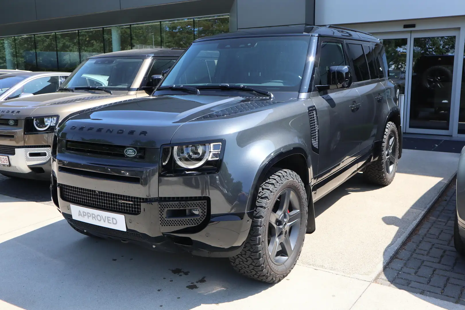 Land Rover Defender 110 D300 X-Dynamic SE AWD Auto Grey - 1