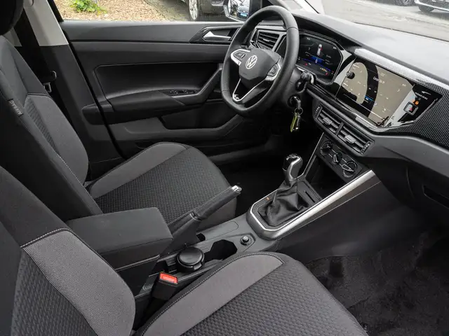 Volkswagen Polo view 8