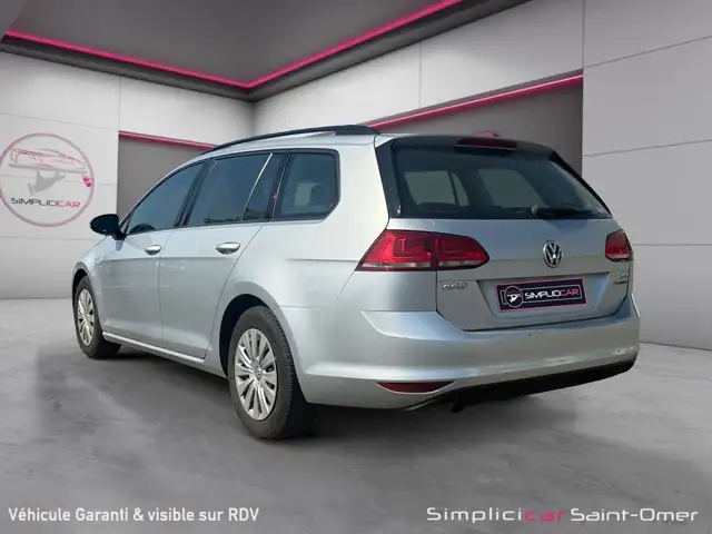 Volkswagen Golf view 3