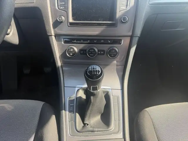 Volkswagen Golf view 11