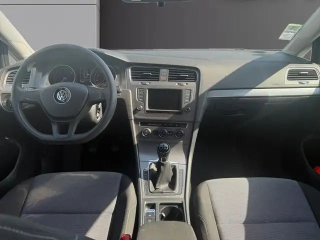 Volkswagen Golf view 2