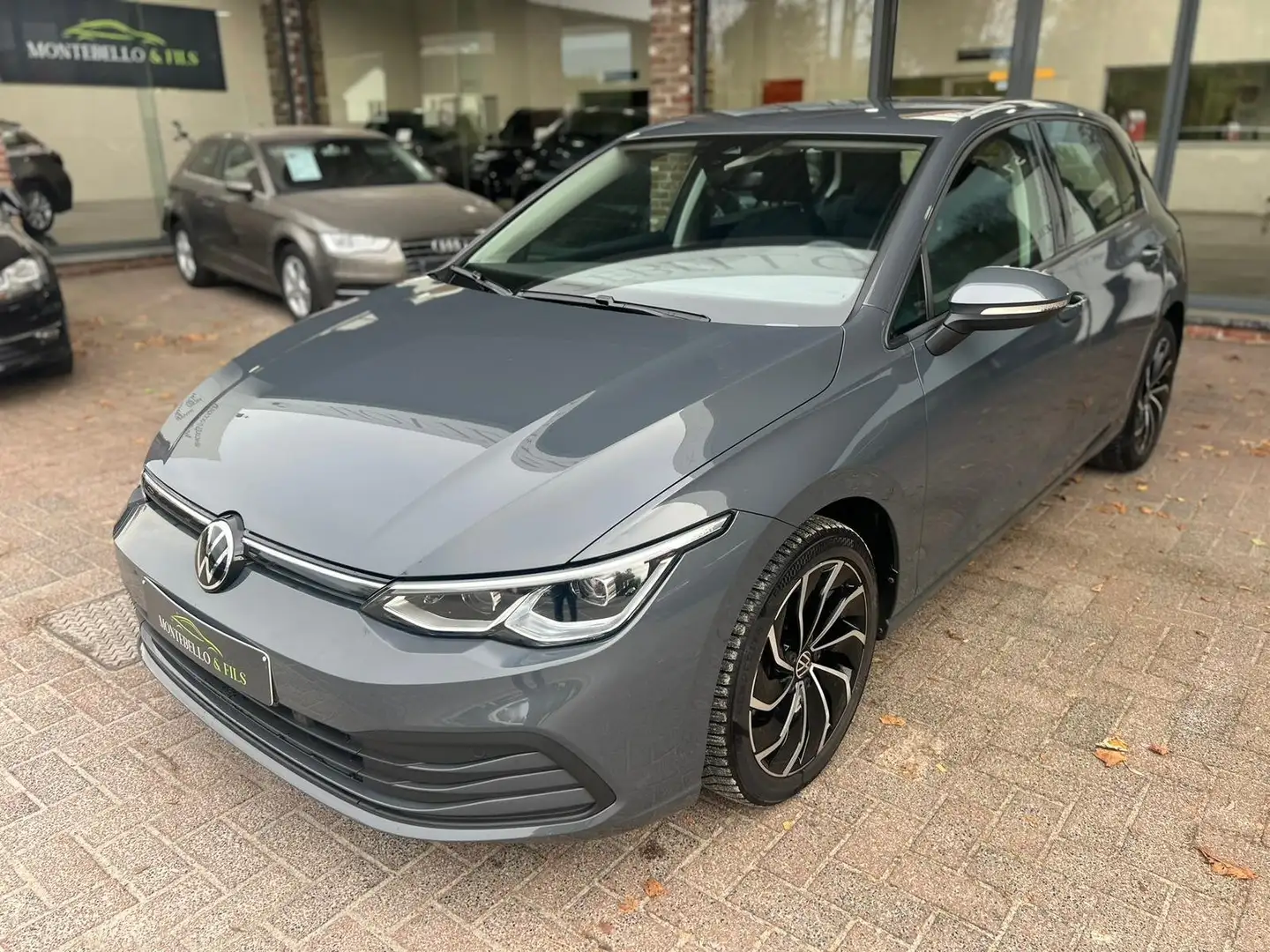 Volkswagen Golf Golf 1.0 eTSI Life Premiun DSG***GSM 0475323828*** Gris - 2