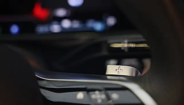 Mercedes-Benz E-Class view 30