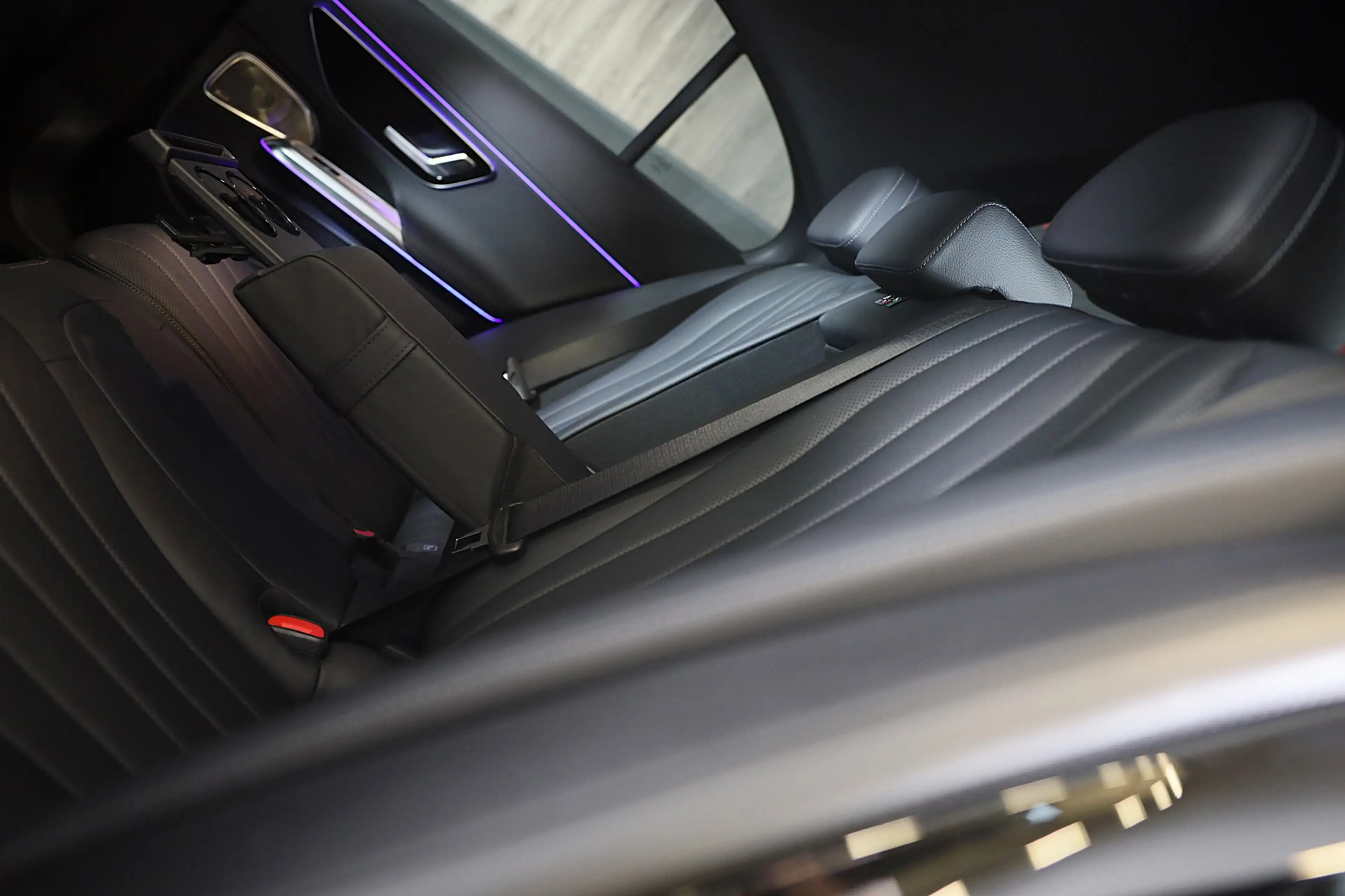 Mercedes-Benz E 300 e AMG 53 Look / Massage / Burmester 4D / Head Up / — photo 25