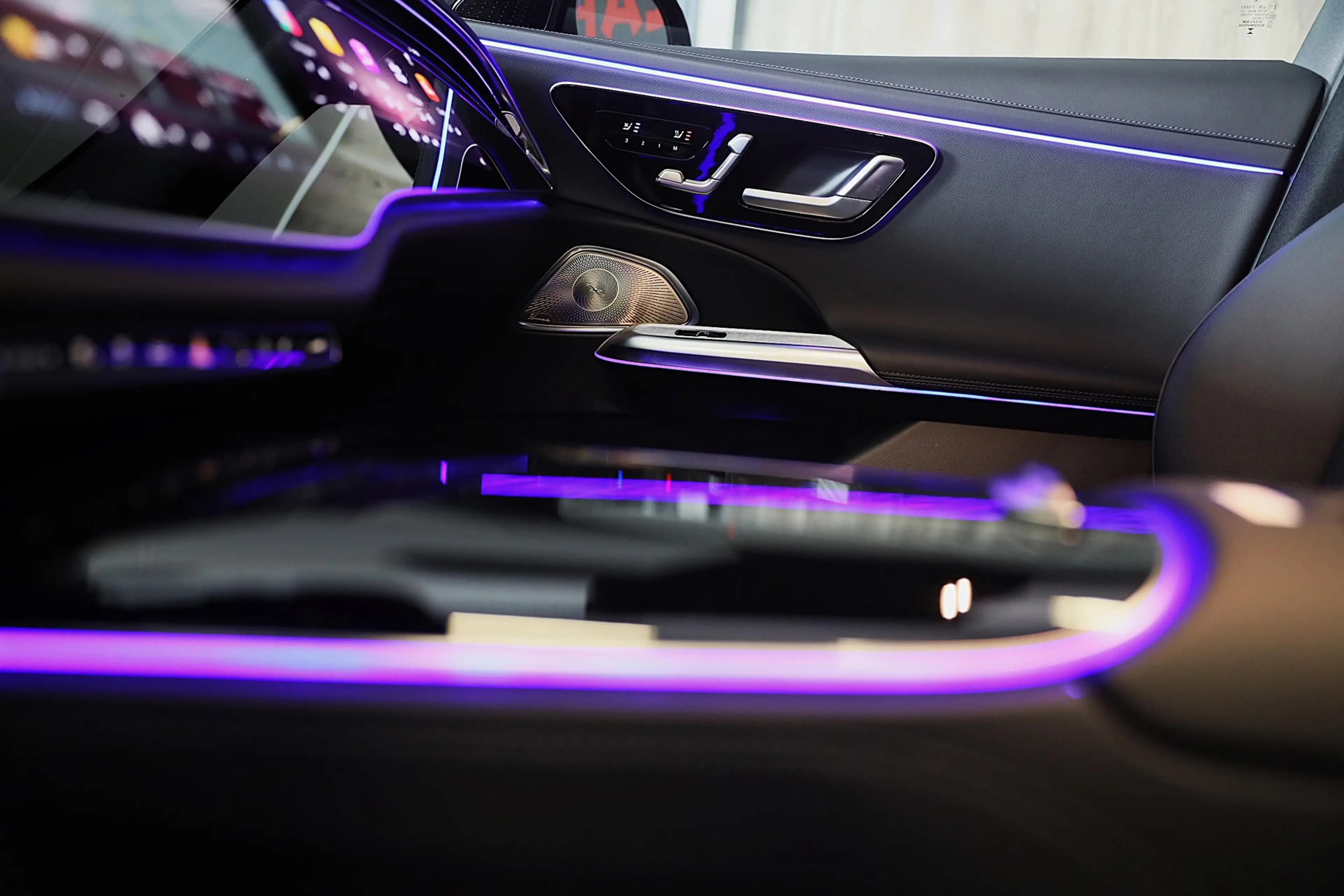 Mercedes-Benz E 300 e AMG 53 Look / Massage / Burmester 4D / Head Up / — photo 46