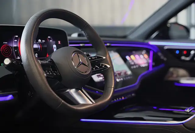 Mercedes-Benz E-Class view 27