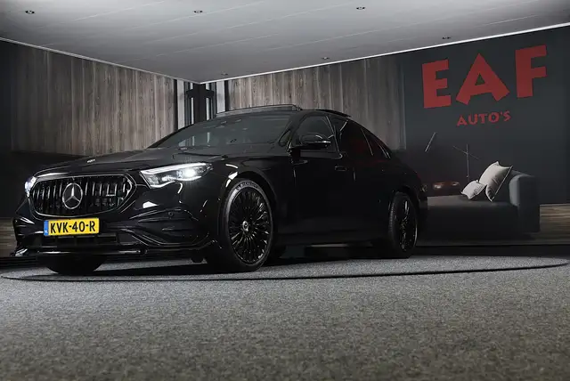 Mercedes-Benz E-Class view 4