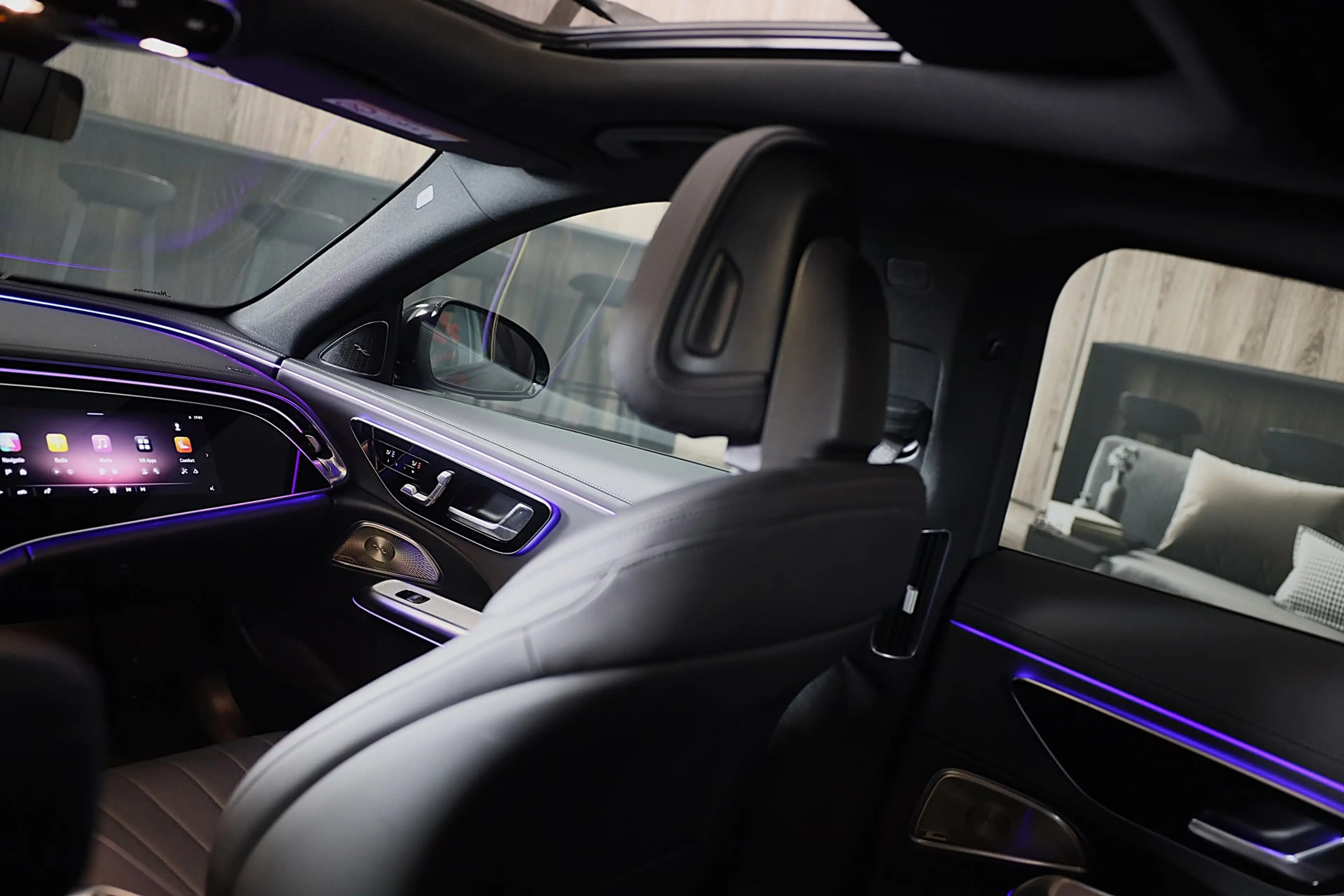 Mercedes-Benz E 300 e AMG 53 Look / Massage / Burmester 4D / Head Up / — photo 38