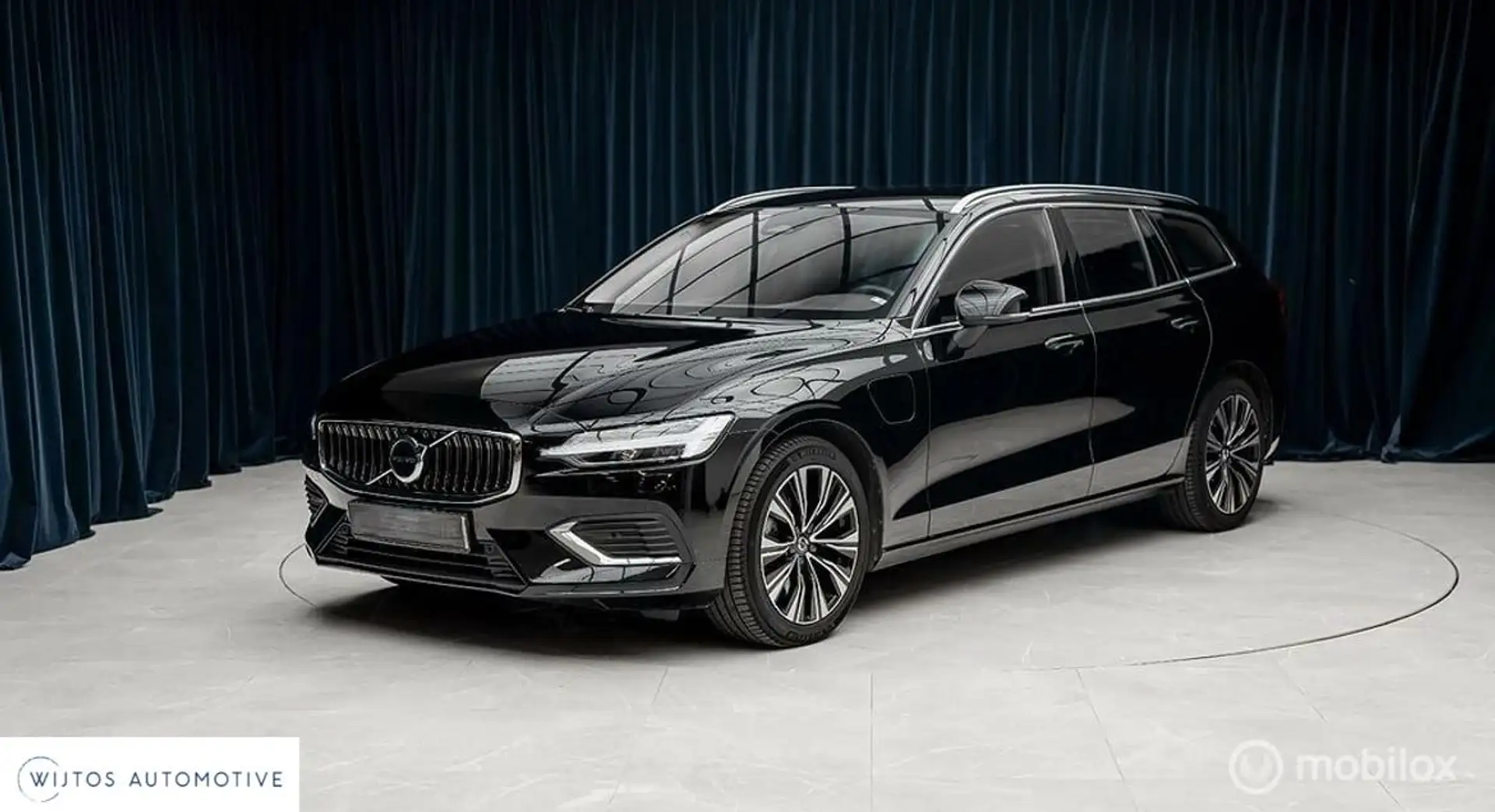 Volvo V60 2.0 T6 Plug-in hybrid 350pk AWD Core Bright Long Zwart - 1