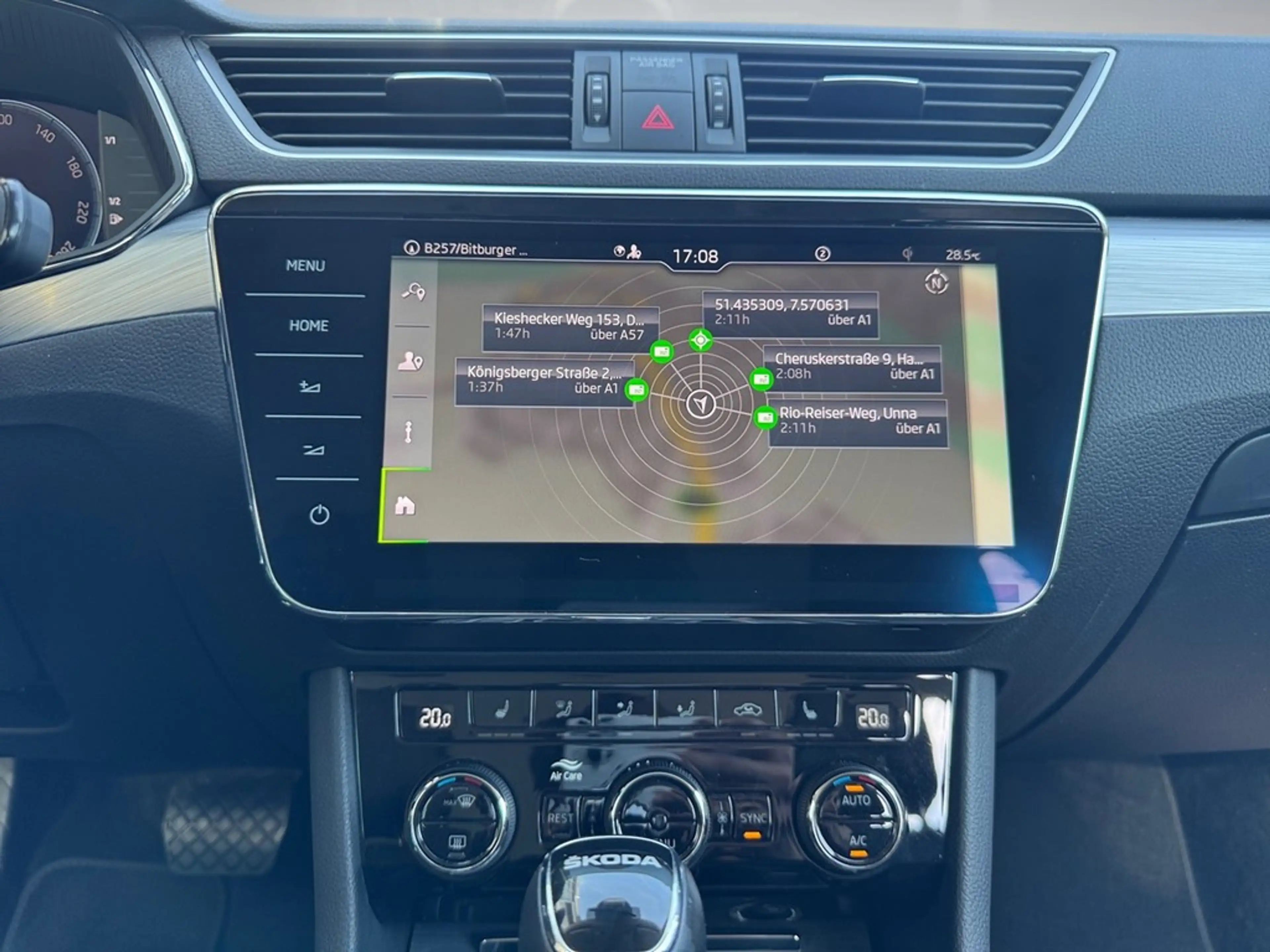 Skoda Superb 2,0 TDI DSG — photo 9