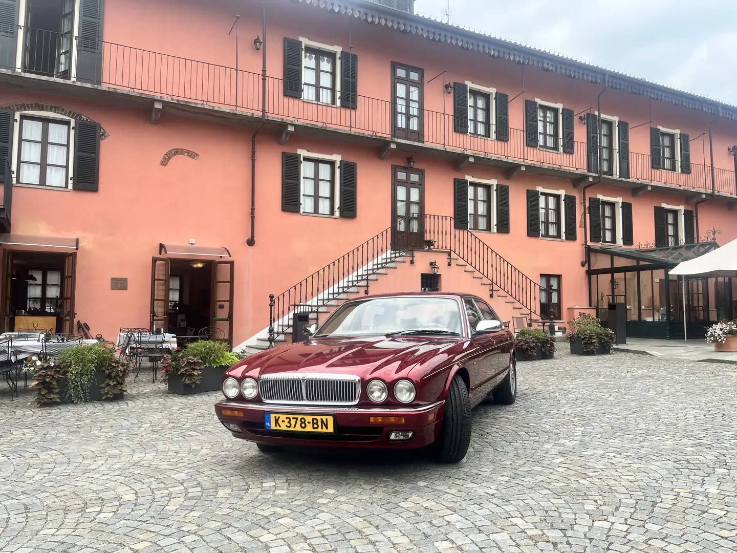 Daimler Double Six Double Six 4.0 Rot - 1