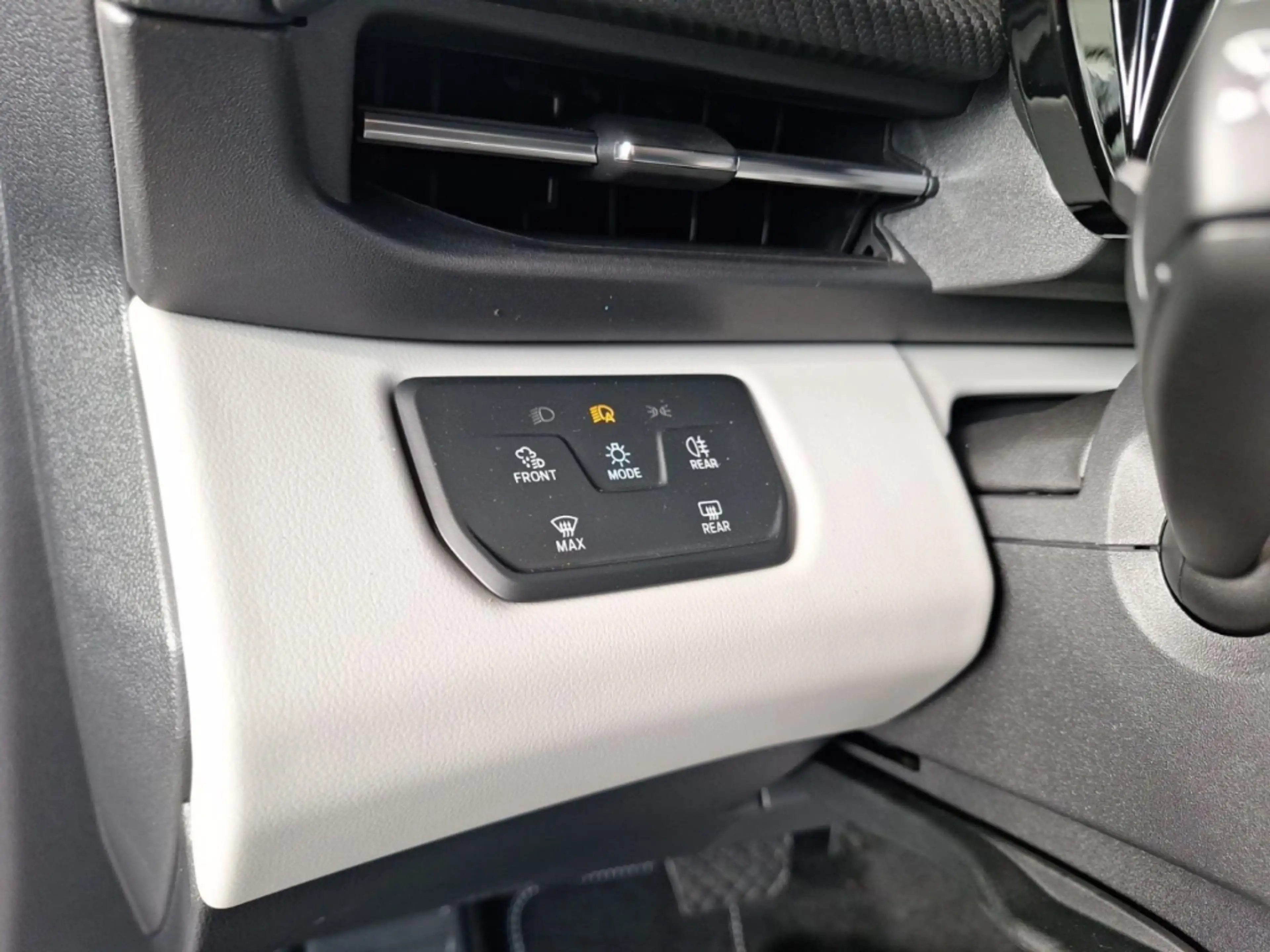 Ford Explorer RWD BEV Premium AHK B&O Wärmepume Massage — photo 15