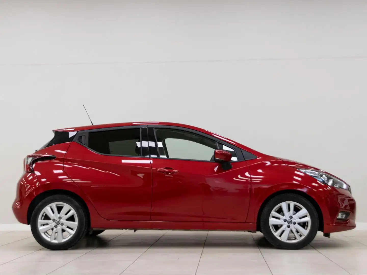 Nissan Micra IG-T 74 kW (100 CV) E6D Acenta Rojo - 2