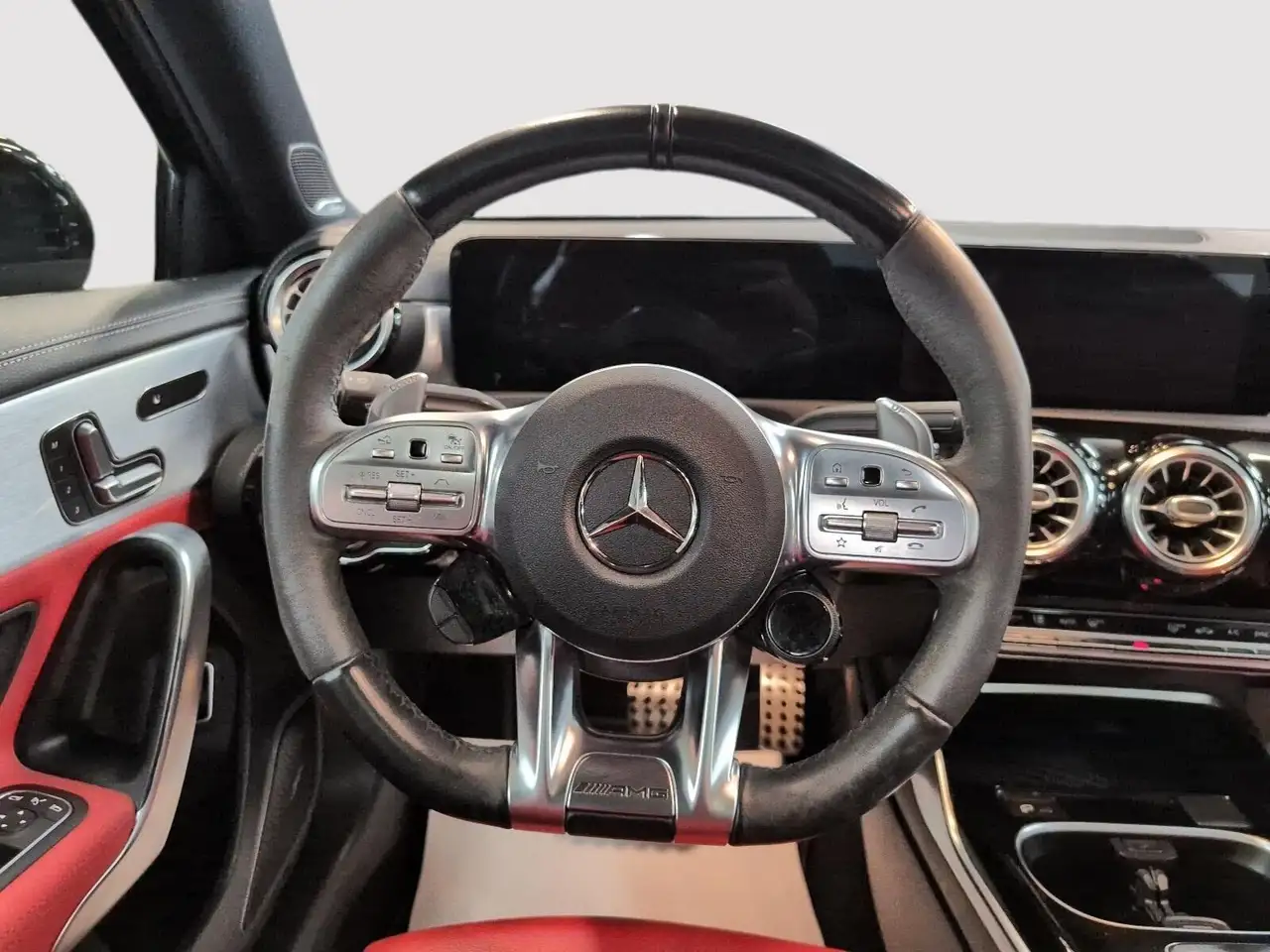 Mercedes-Benz A-Class снимка Mercedes-Benz A-Class
