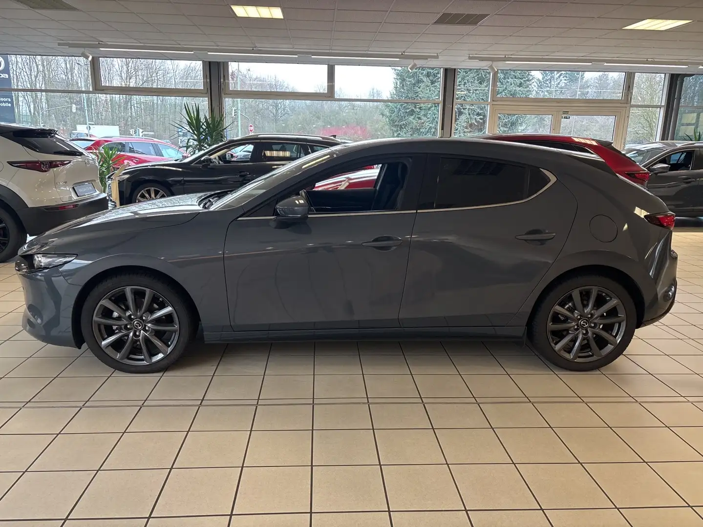 Mazda 3 5-Türer Exclusive-Line e-SKYACTIV-G 150PS *Driver Grijs - 2
