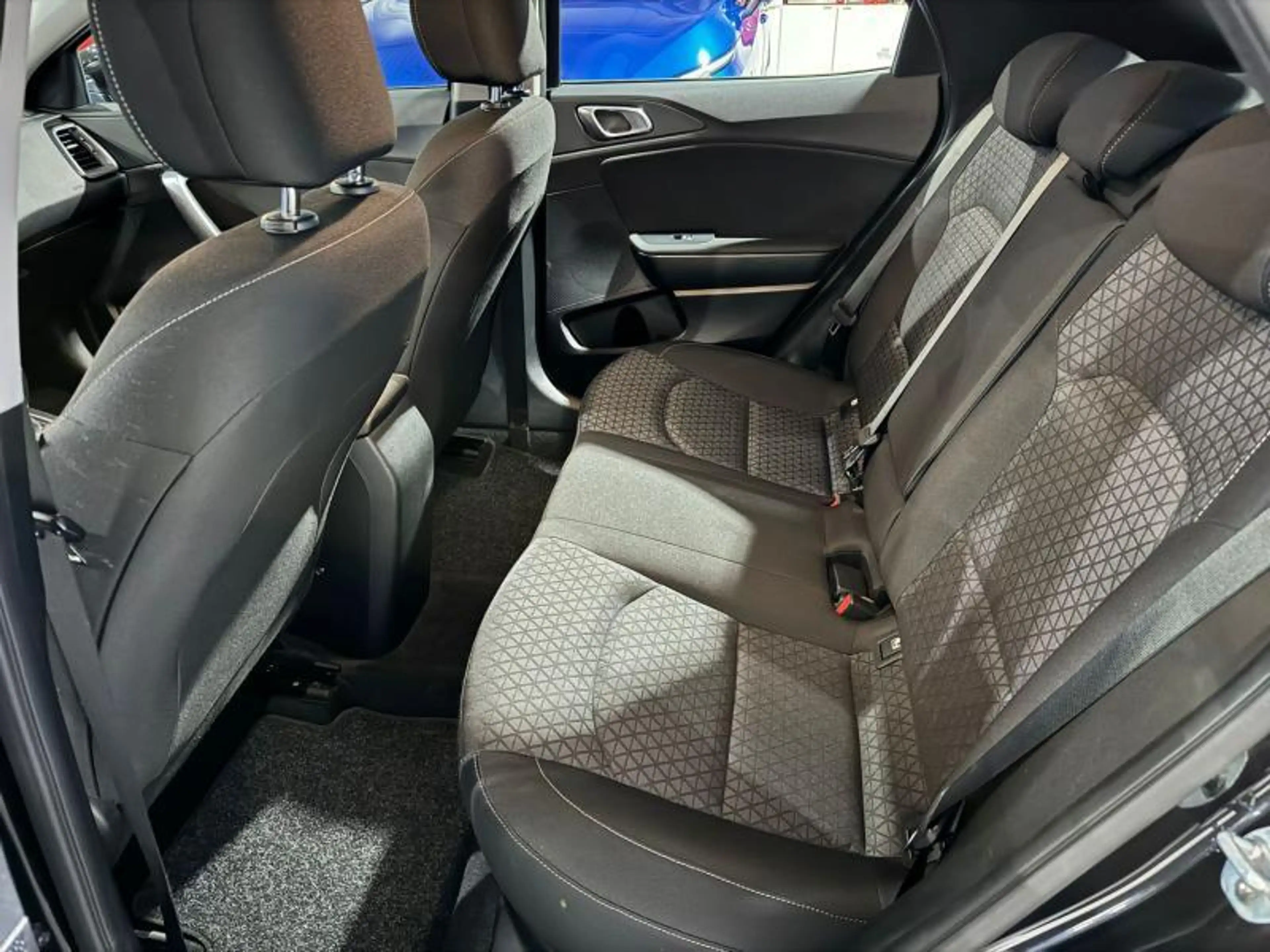 Kia XCeed Must 1.0 T ISG — photo 9