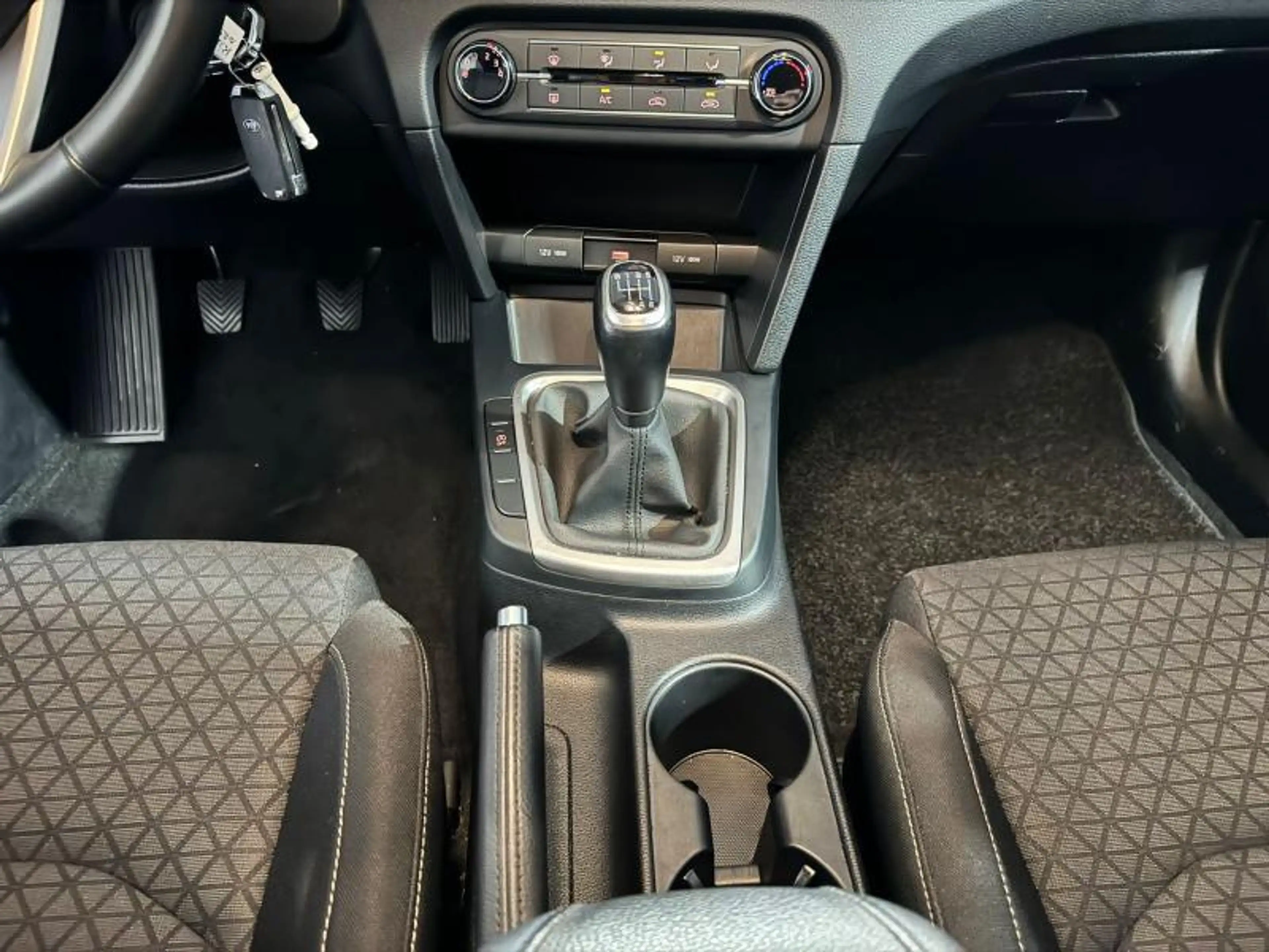 Kia XCeed Must 1.0 T ISG — photo 14