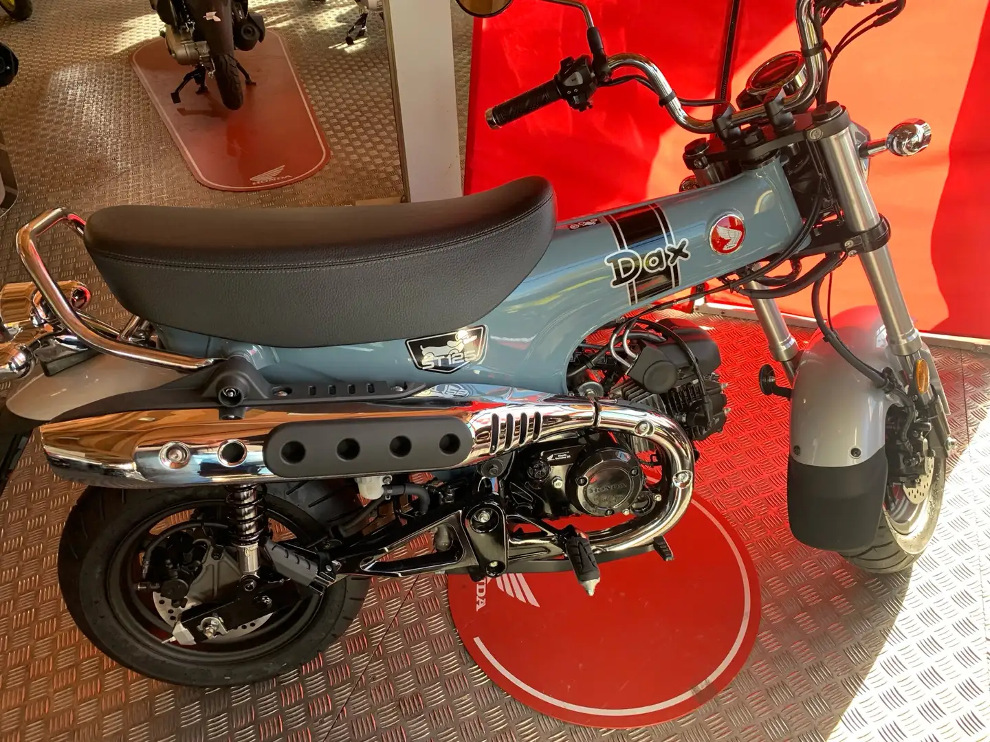 Honda DAX ST 125 Roşu - 1