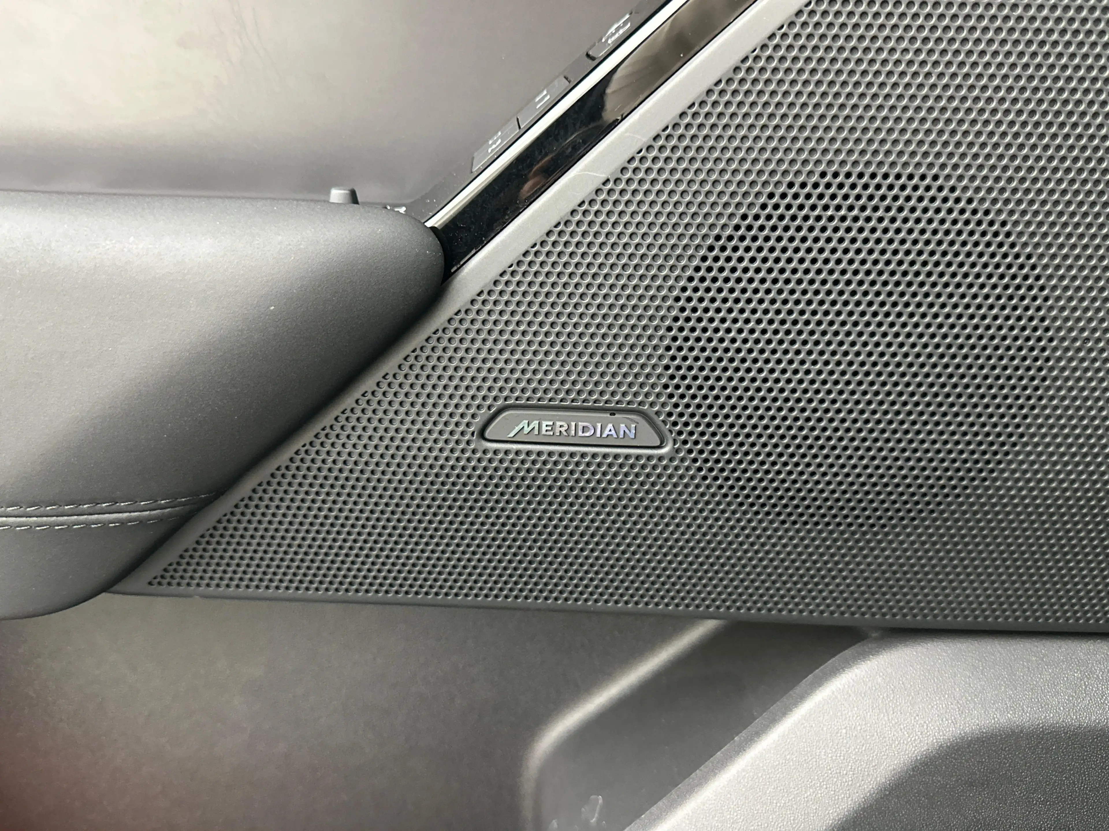 Land Rover Range Rover Velar P400e S AWD Auto. 26MY — photo 15