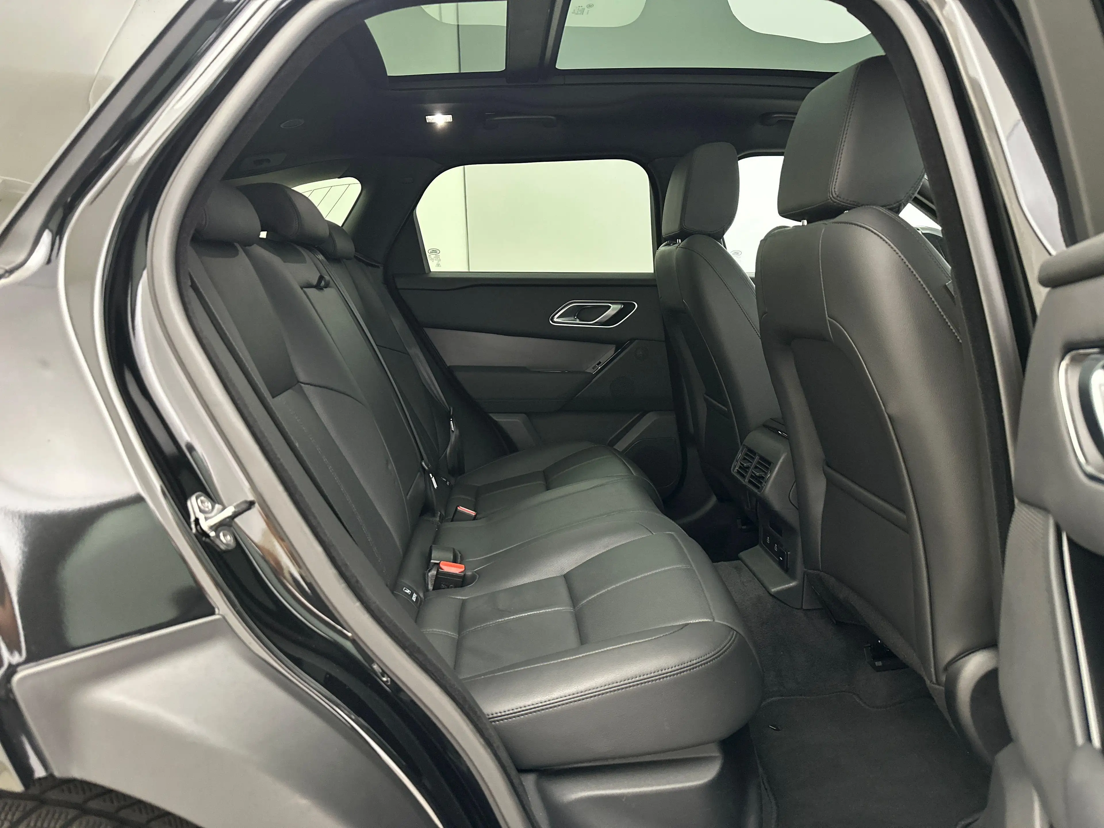 Land Rover Range Rover Velar P400e S AWD Auto. 26MY — photo 5