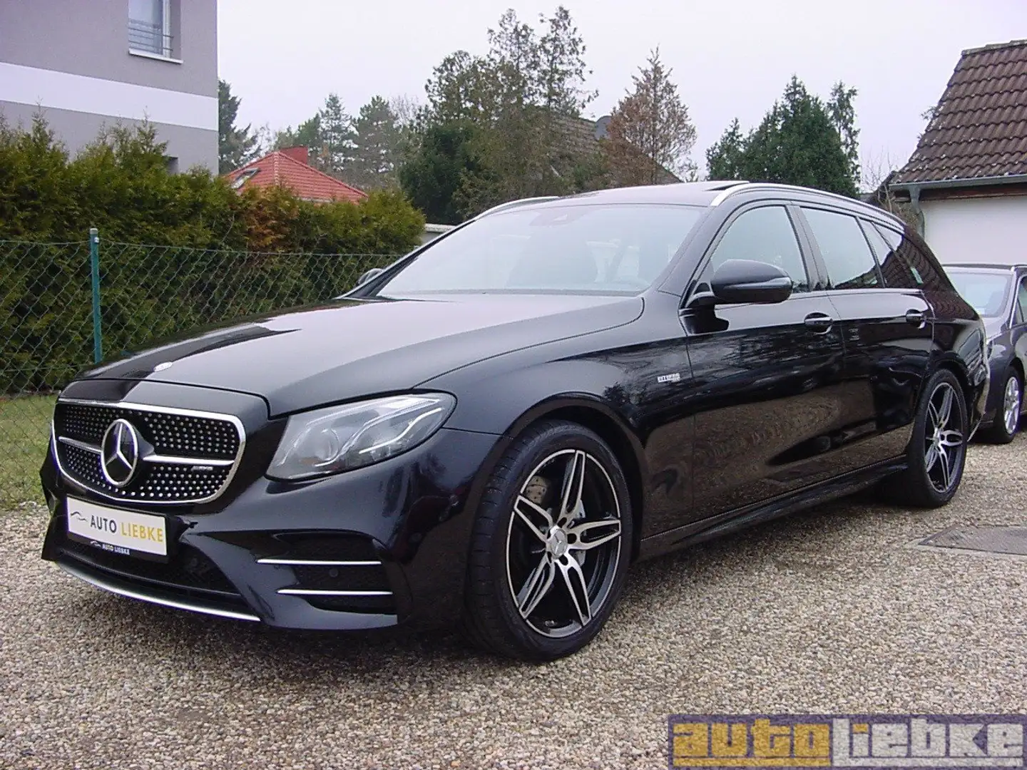 Mercedes-Benz E 43 AMG T 4MATIC NAVI-CO,MB-LED,eSD,DISTR,PARK-ASS,SHZ,BT Zwart - 1