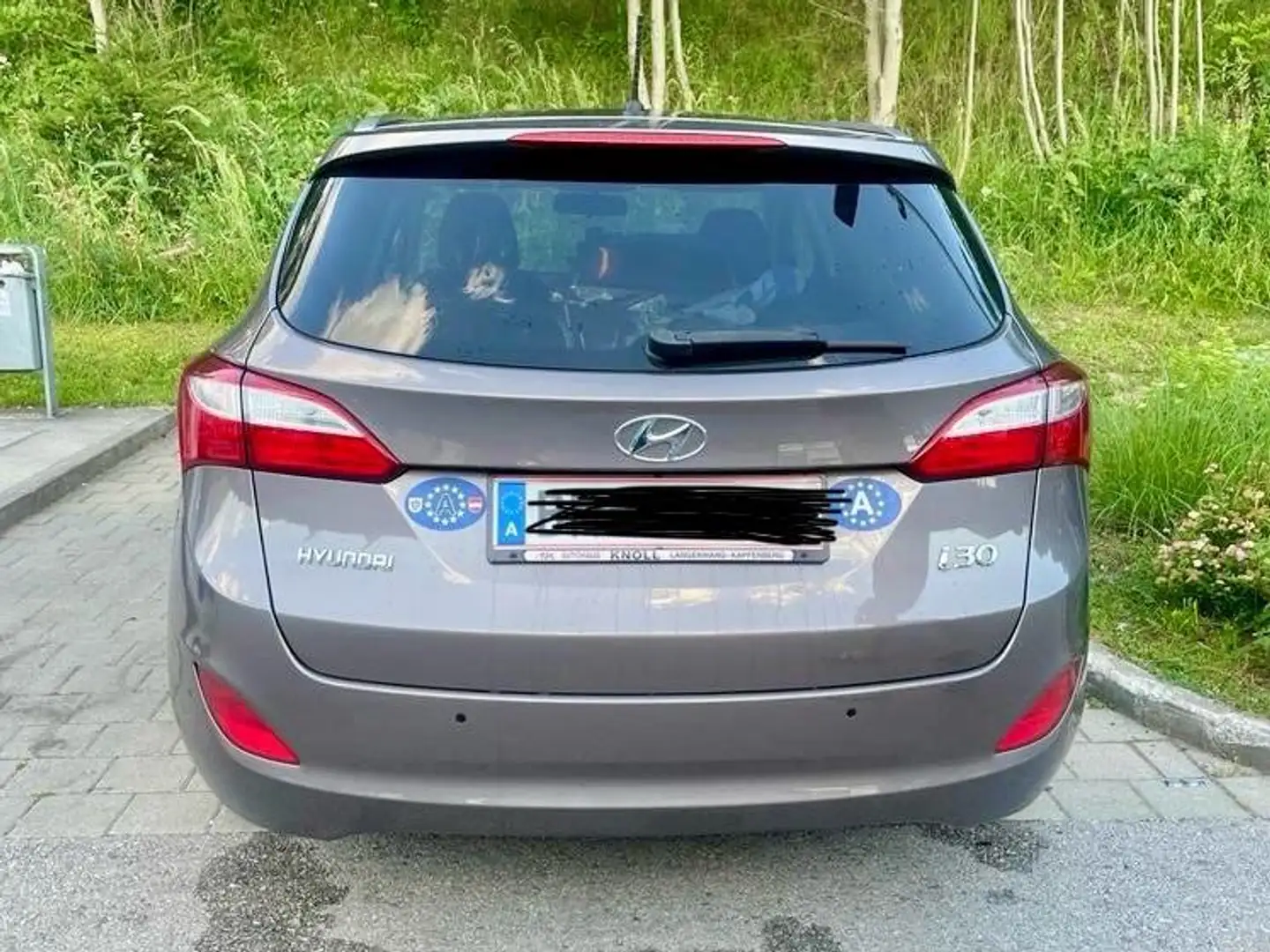 Hyundai i30 1,4 CVVT Europe Plus Grau - 2