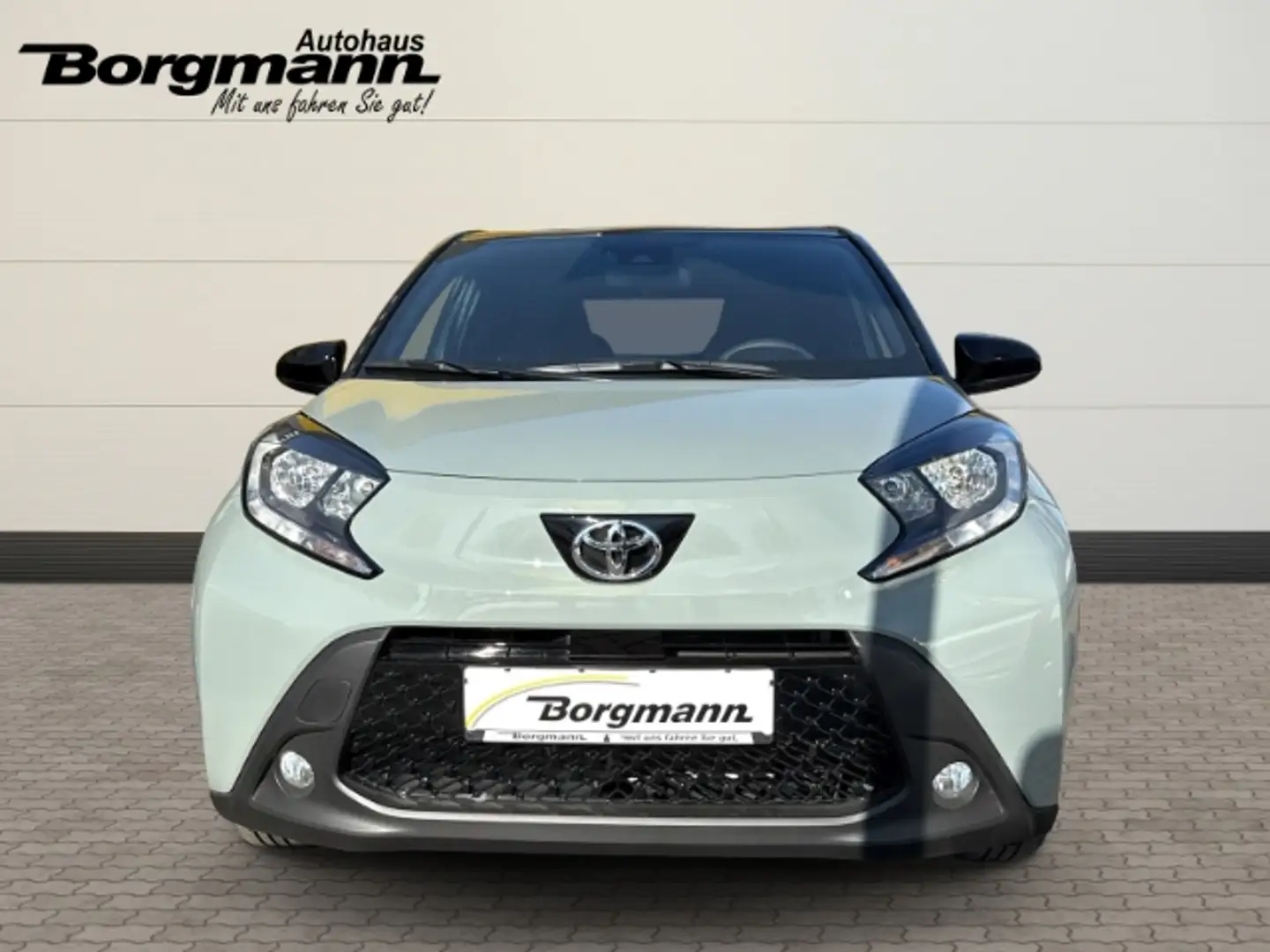 Toyota Aygo X Pulse Apple CarPlay Android Auto Musikstreaming DA Зелений - 2