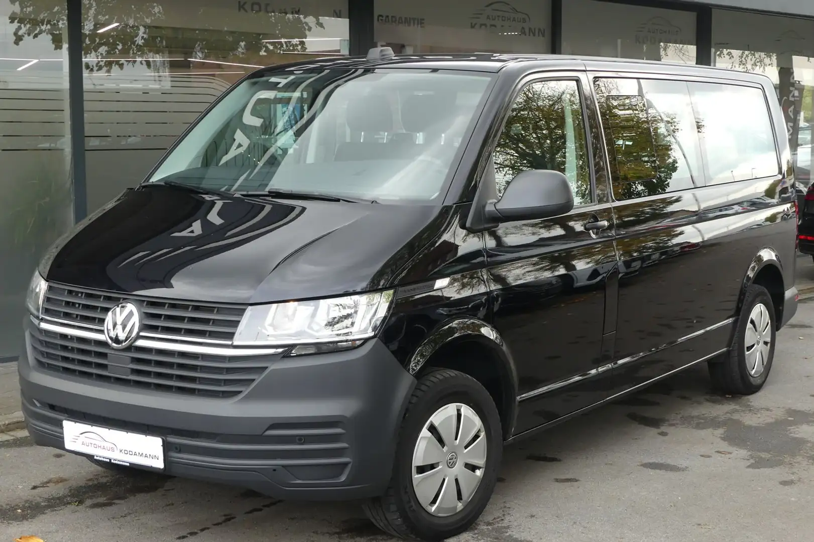 Volkswagen T6 Kombi lang 2.0TDI*Navi*ACC*PDC*9Sitzer*AHK* Schwarz - 2