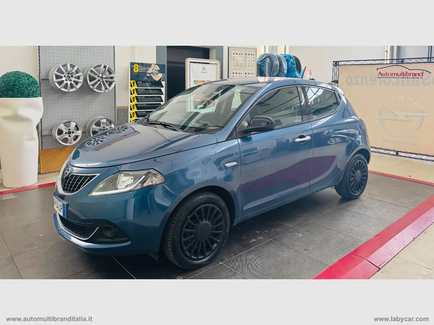 Lancia Ypsilon 1.0 FireFly 5pS&S Hyb. Eco Silv. Blu/Azzurro - 2