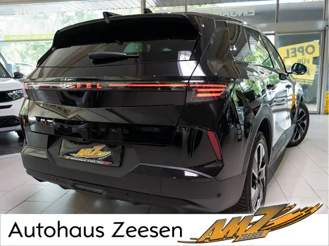 Opel Grandland view 3