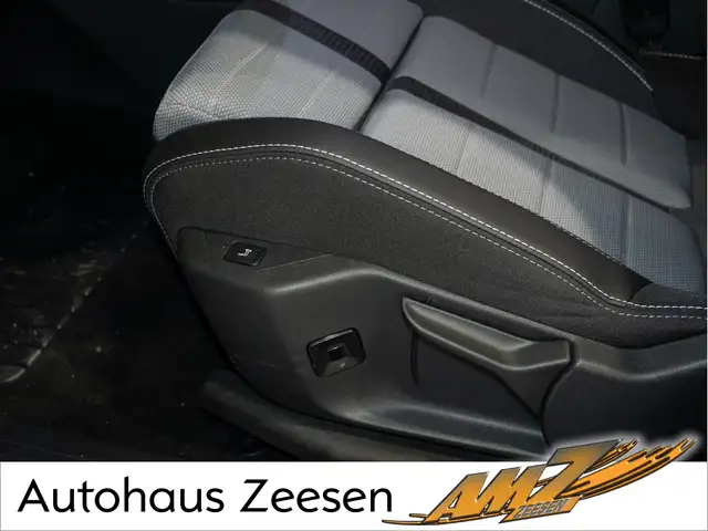 Opel Grandland view 16