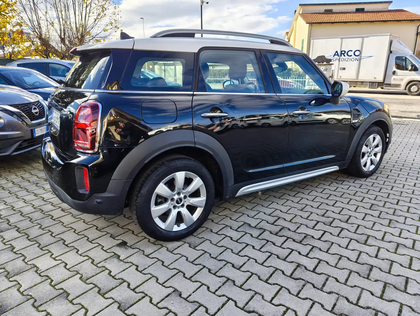 MINI Cooper D Countryman 2.0D Business auto LED NAVI 8,8" Nero - 2