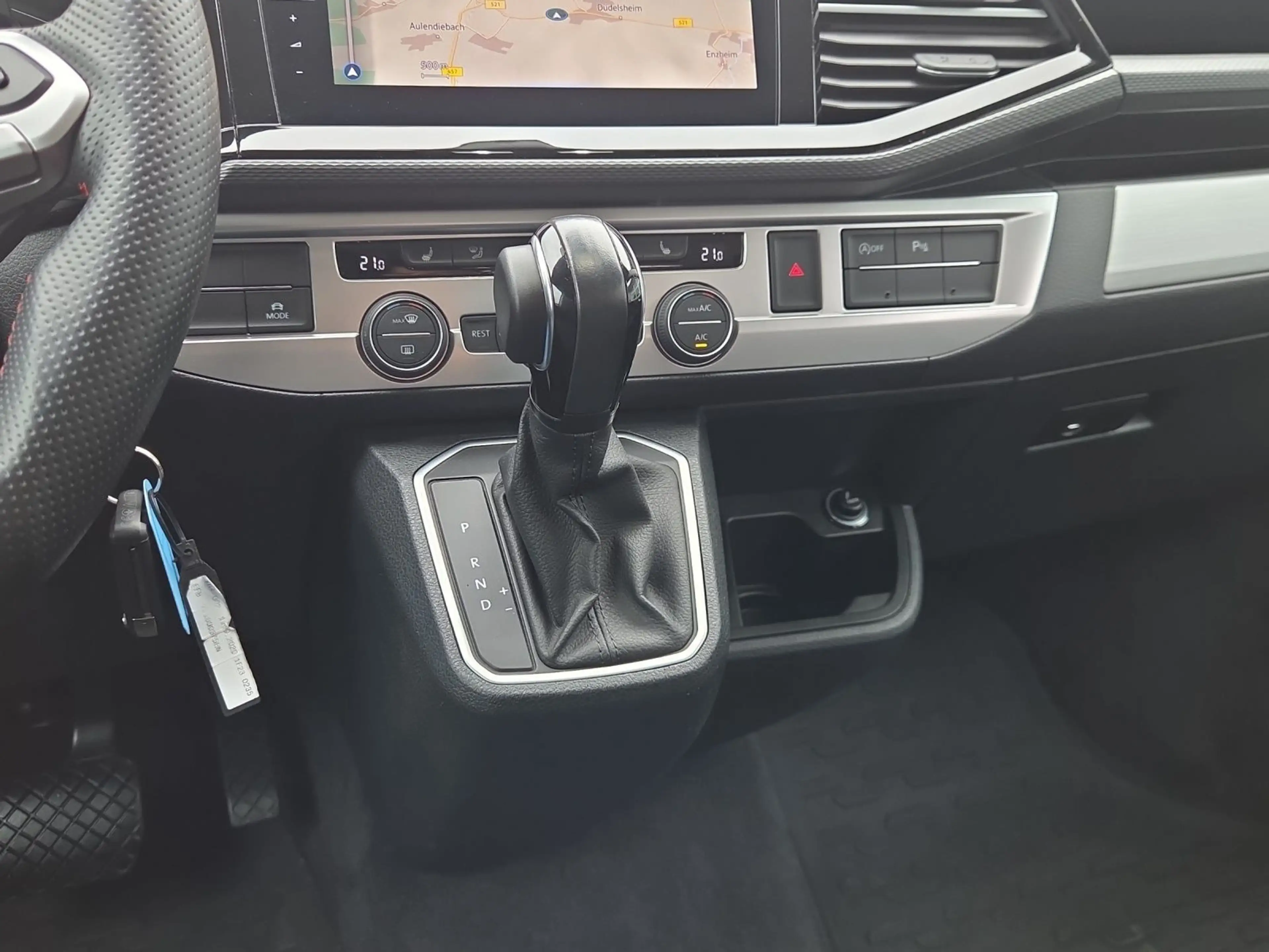 Volkswagen T6.1 Multivan 2.0 TDI DSG 4.Montion Edition*AHK* — photo 8