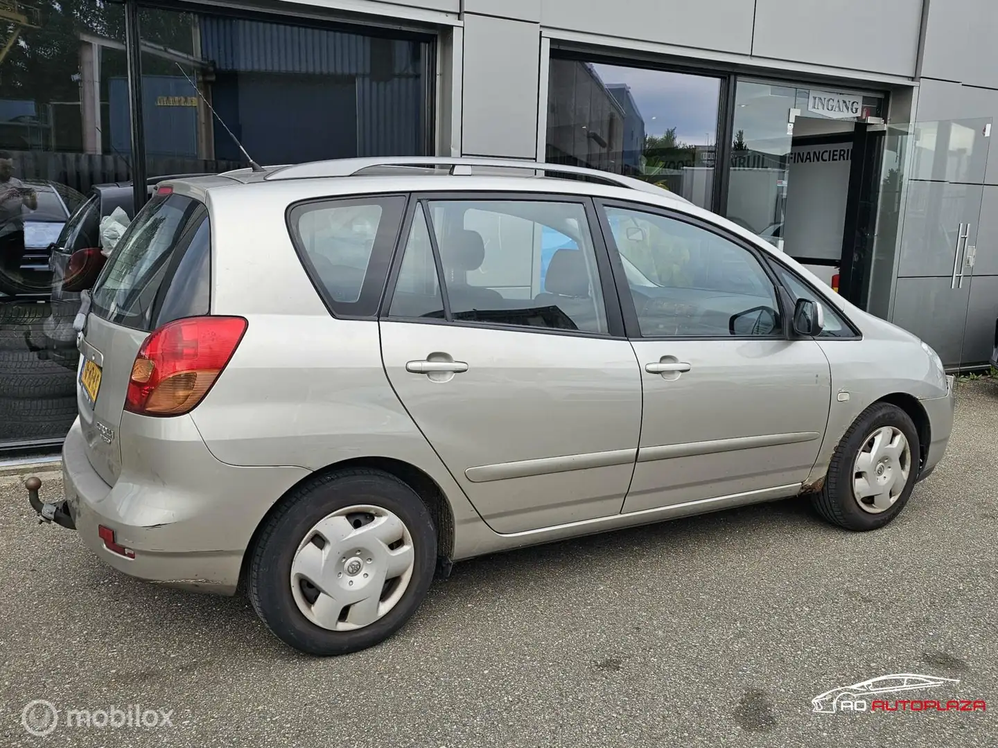 Toyota Corolla Verso 1.6 VVT-i Linea Sol Clima/CV Grijs - 2