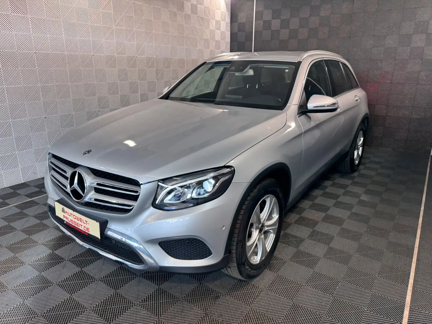 Mercedes-Benz GLC 250 4MA*EXCLUSIVE*AHK-NAVI-ACC-LED-KLIMA-9G Argent - 2