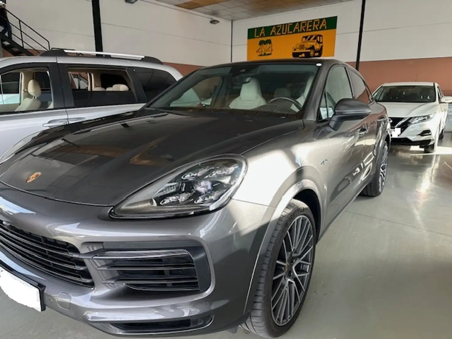 Porsche Cayenne E-Hybrid Coupé Aut. Gris - 2
