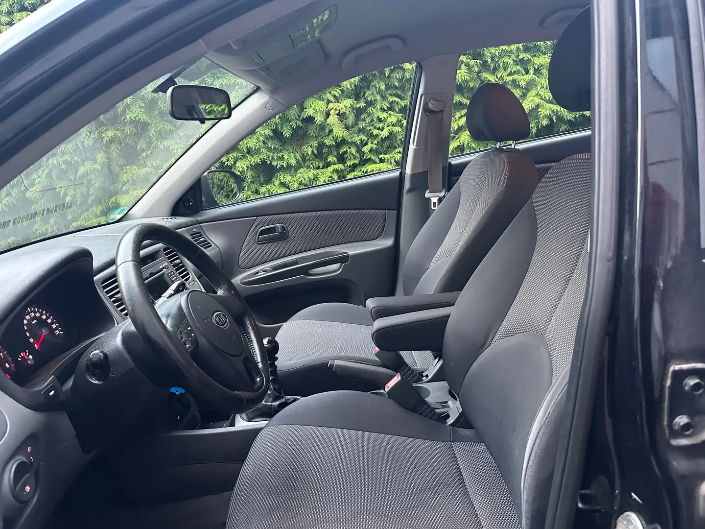 Kia Rio 1.4 Vision 1 Hand Schwarz - 2