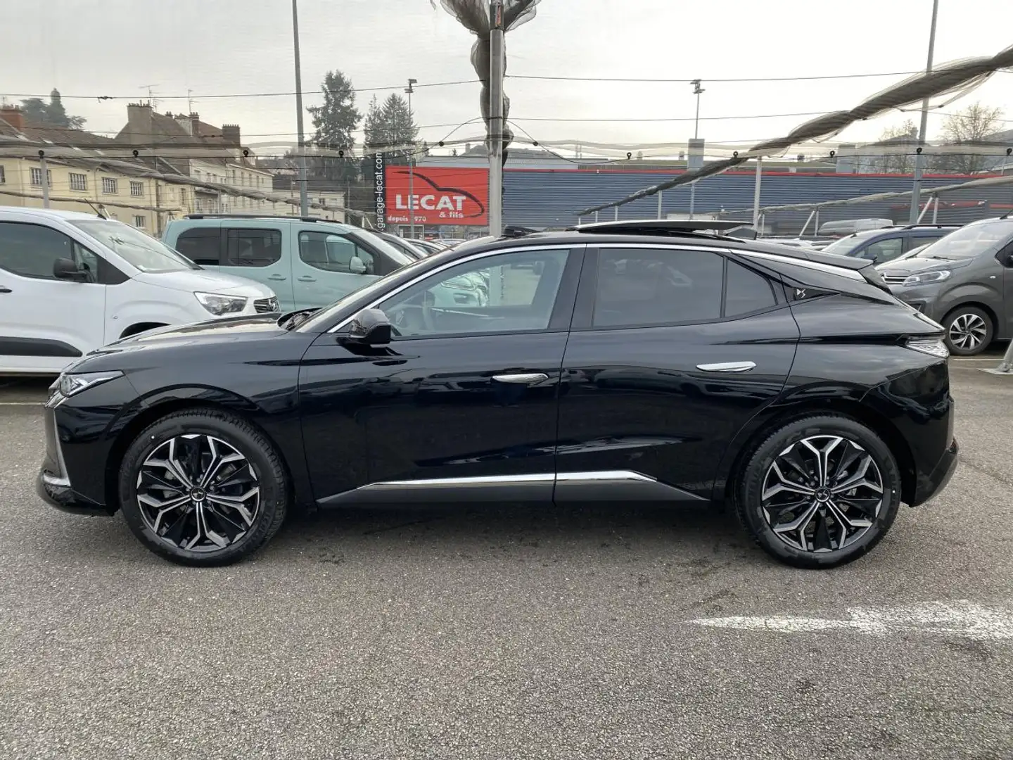 DS Automobiles DS 4 II 1.5 BlueHDi S\u0026S 130 EAT8 Etoile Alcantara  Noir - 2