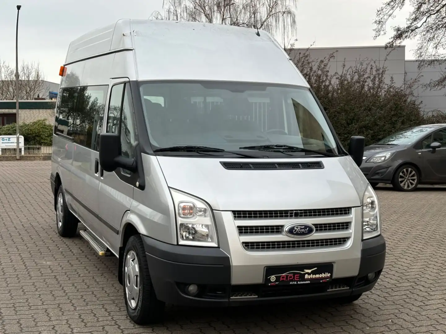 Ford Transit FT 350 HOCH 9 SITZER BEHIND-RAMPE 1 HAND Grau - 1