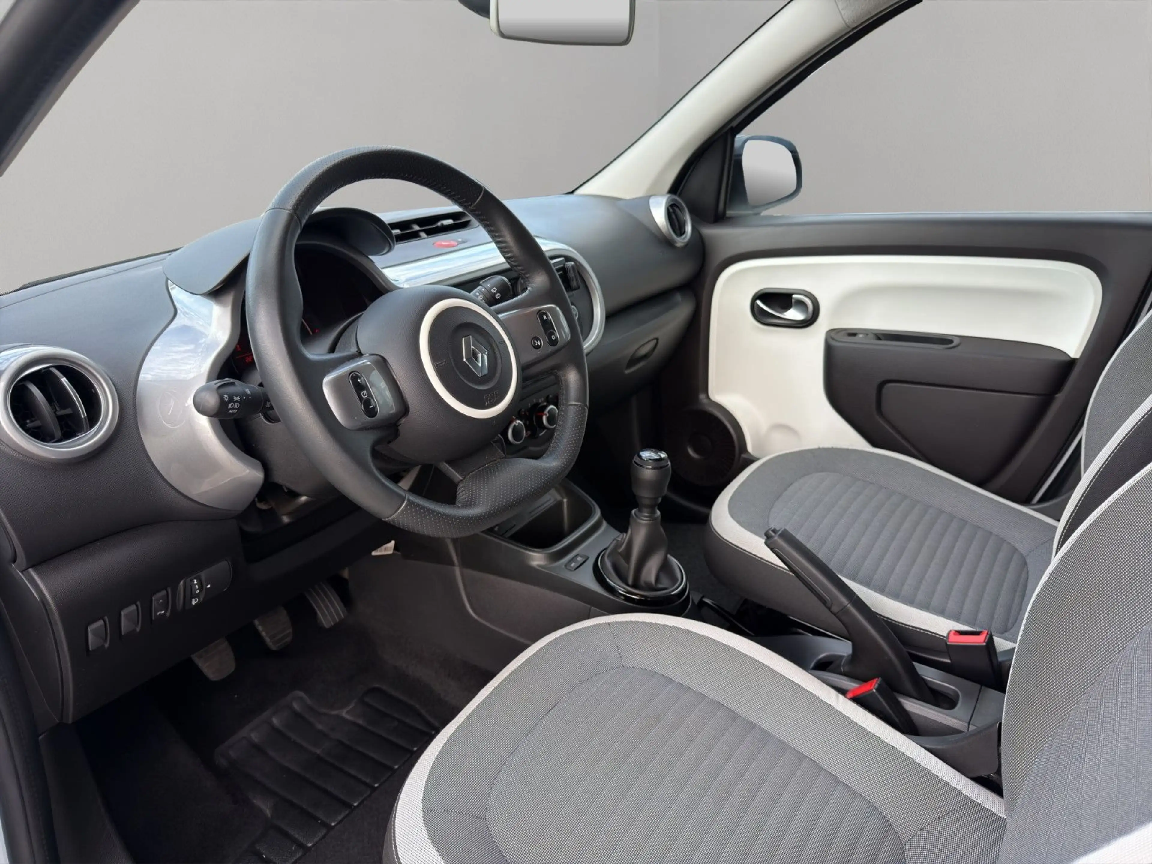 Renault Twingo Zen 1.0 LED SHZ PDC BT MFL 2.HD WENIG KM! — photo 13