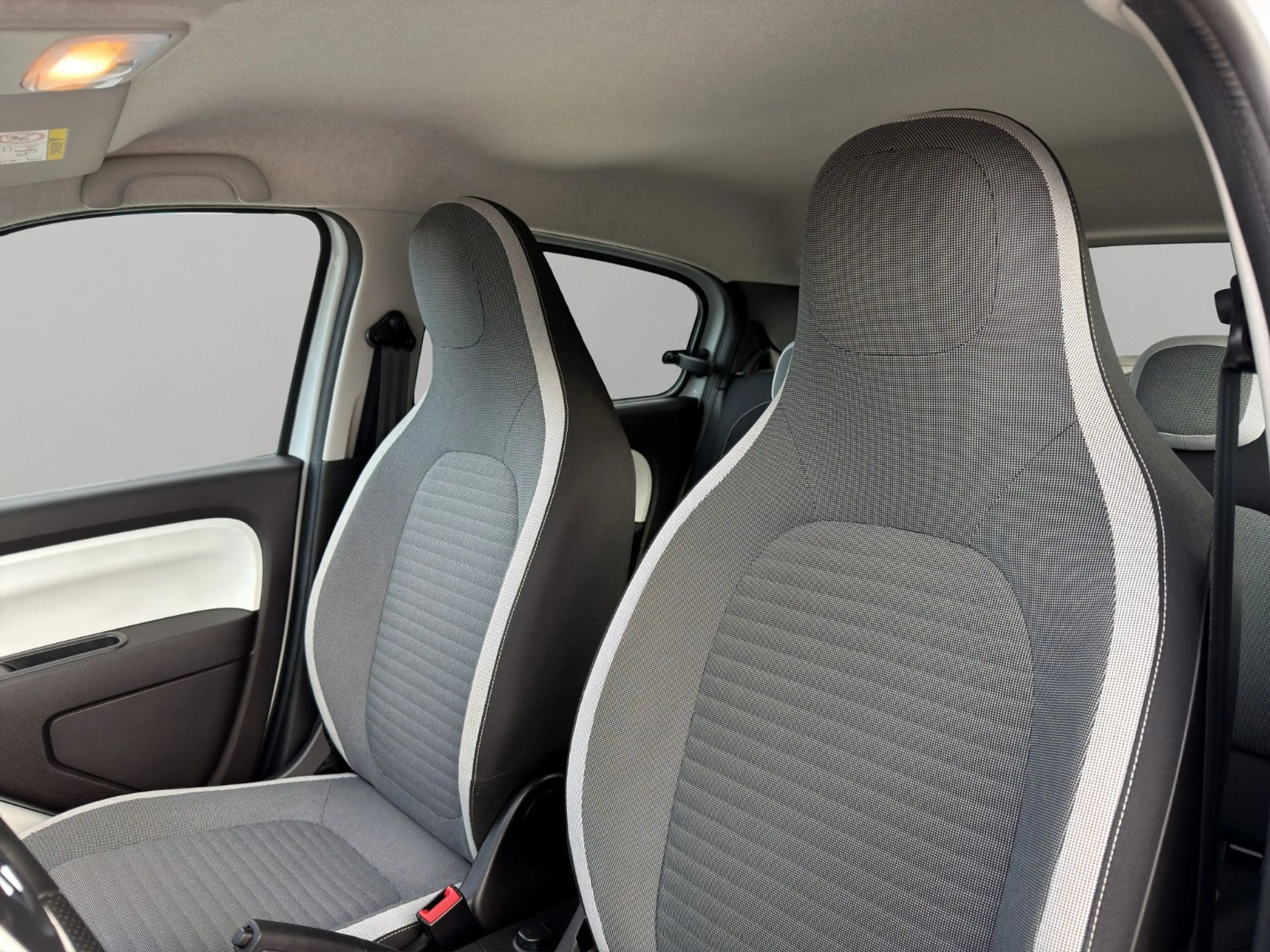 Renault Twingo Zen 1.0 LED SHZ PDC BT MFL 2.HD WENIG KM! — photo 14