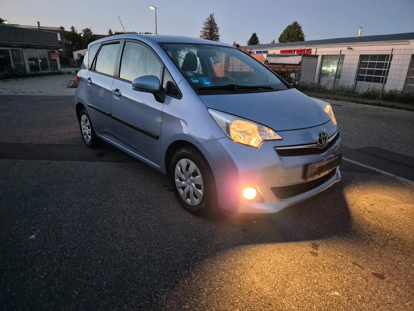 Toyota Verso-S Life Blau - 1