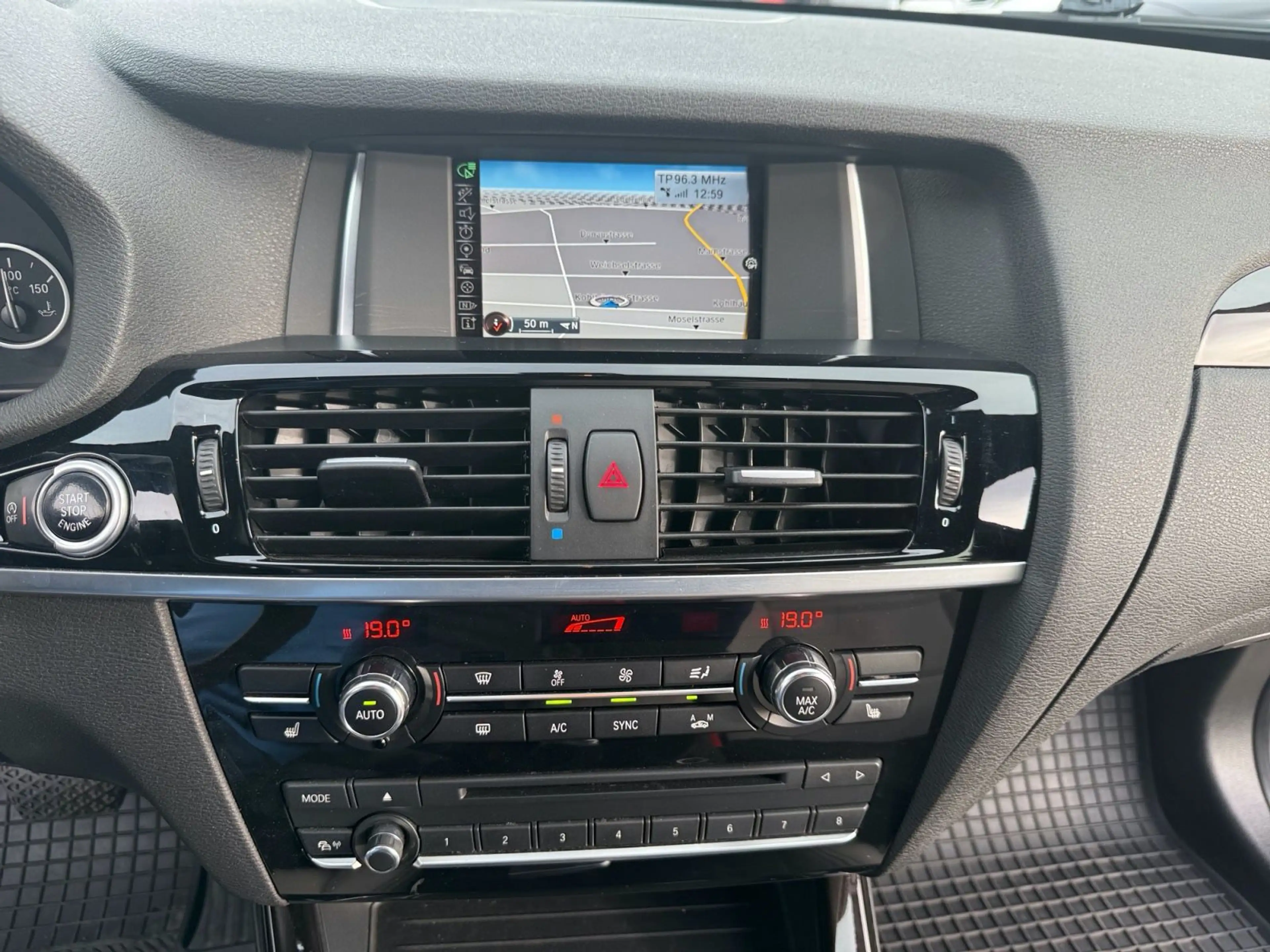 BMW X3 xDrive 20 d LEDER|XEN|STDHZG|AHK|NAVI|dt PKW — photo 15