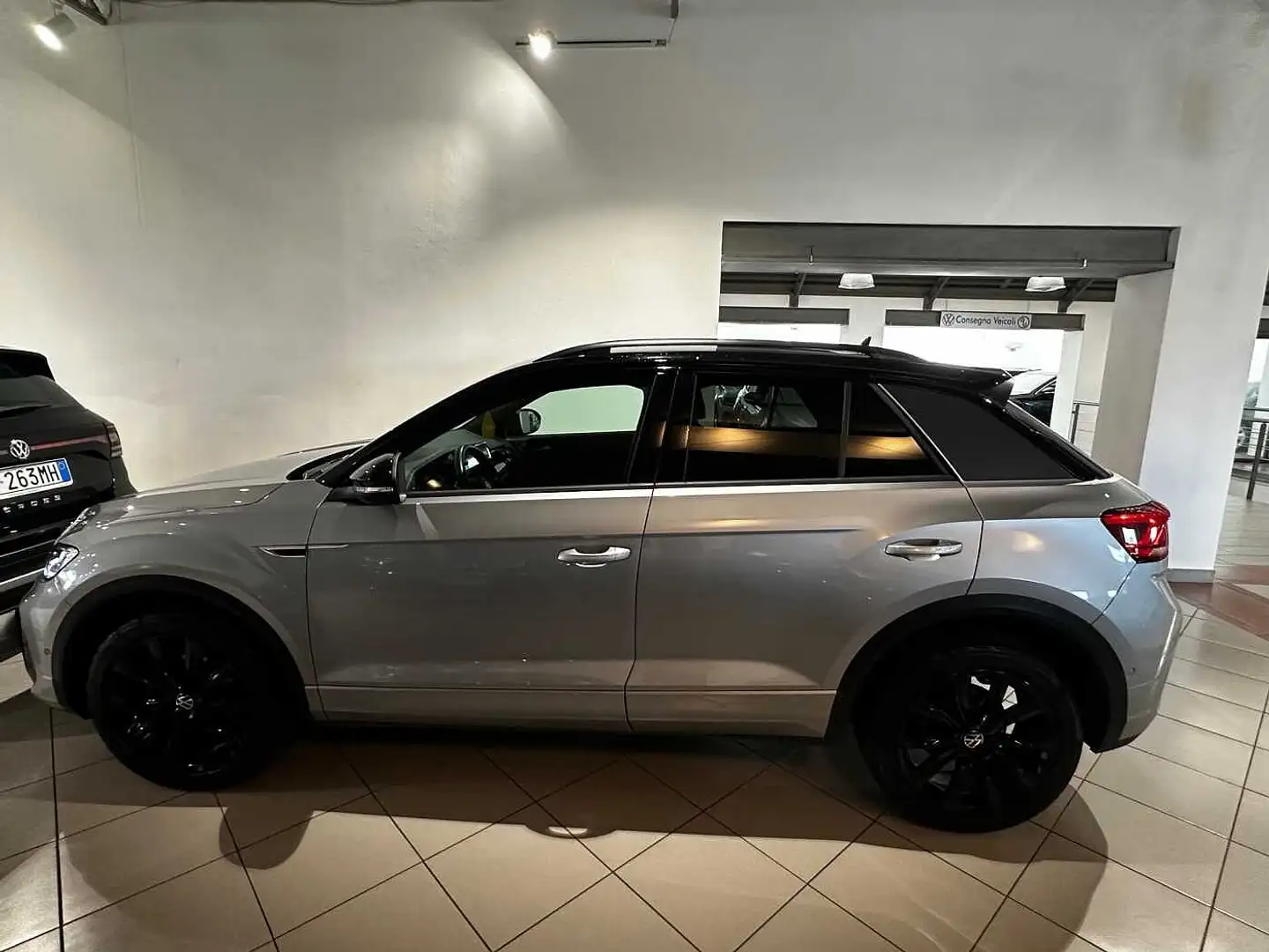 Volkswagen T-Roc 1.0 TSI R-Line Argento - 2