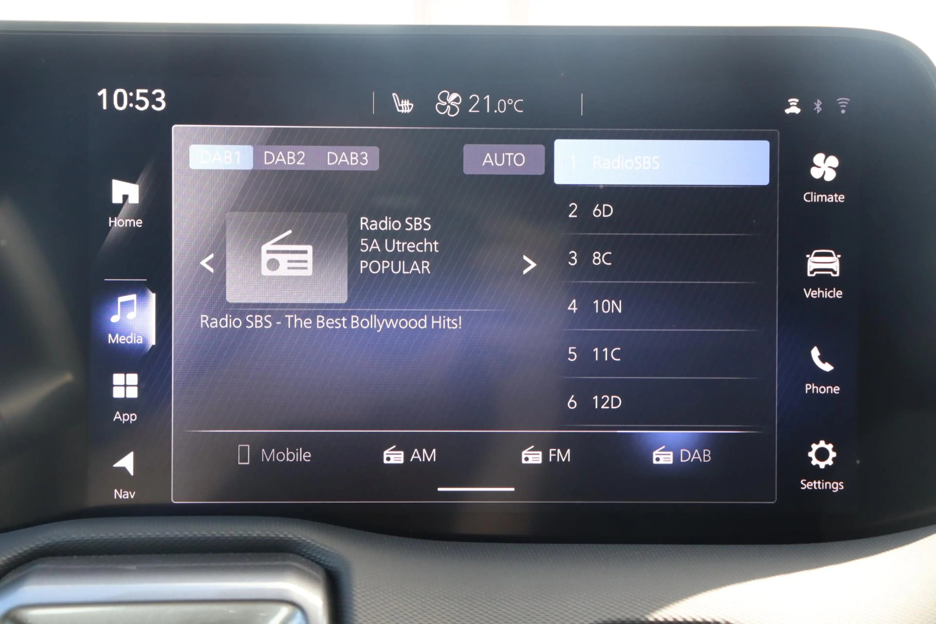 Toyota Urban Cruiser Executive 61 kWh , Nieuw en snel leverbaar (septem — photo 9