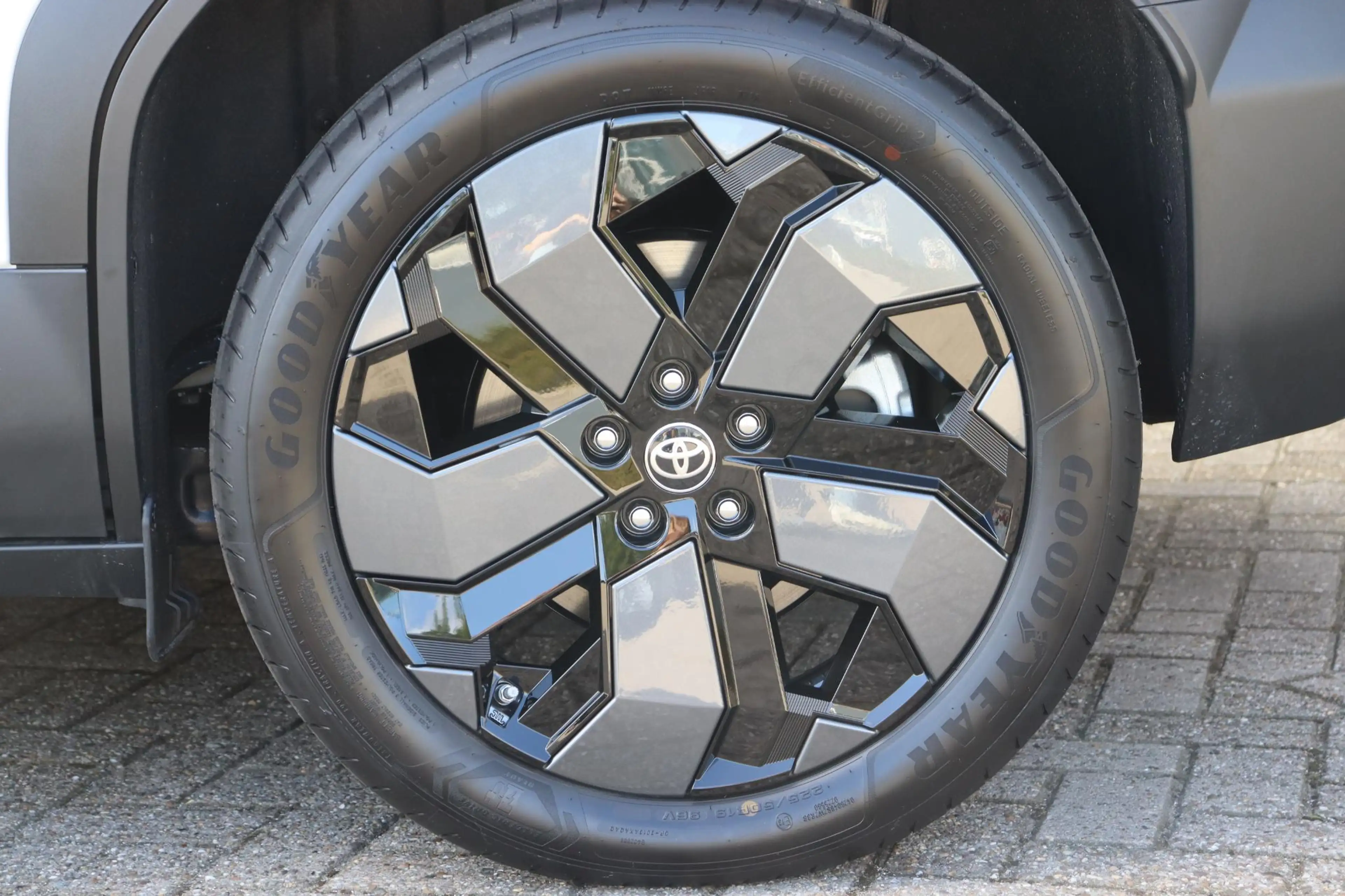 Toyota Urban Cruiser Executive 61 kWh , Nieuw en snel leverbaar (septem — photo 3