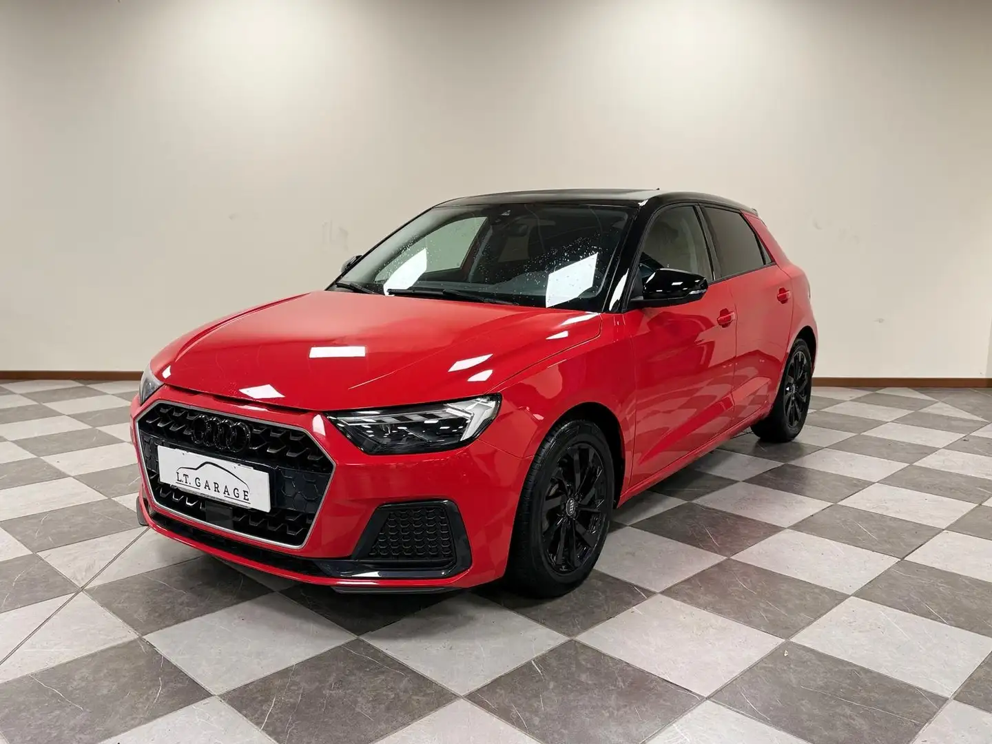 Audi A1 A1 Sportback 1.0 tfsi ultra Admired 95cv Rouge - 1