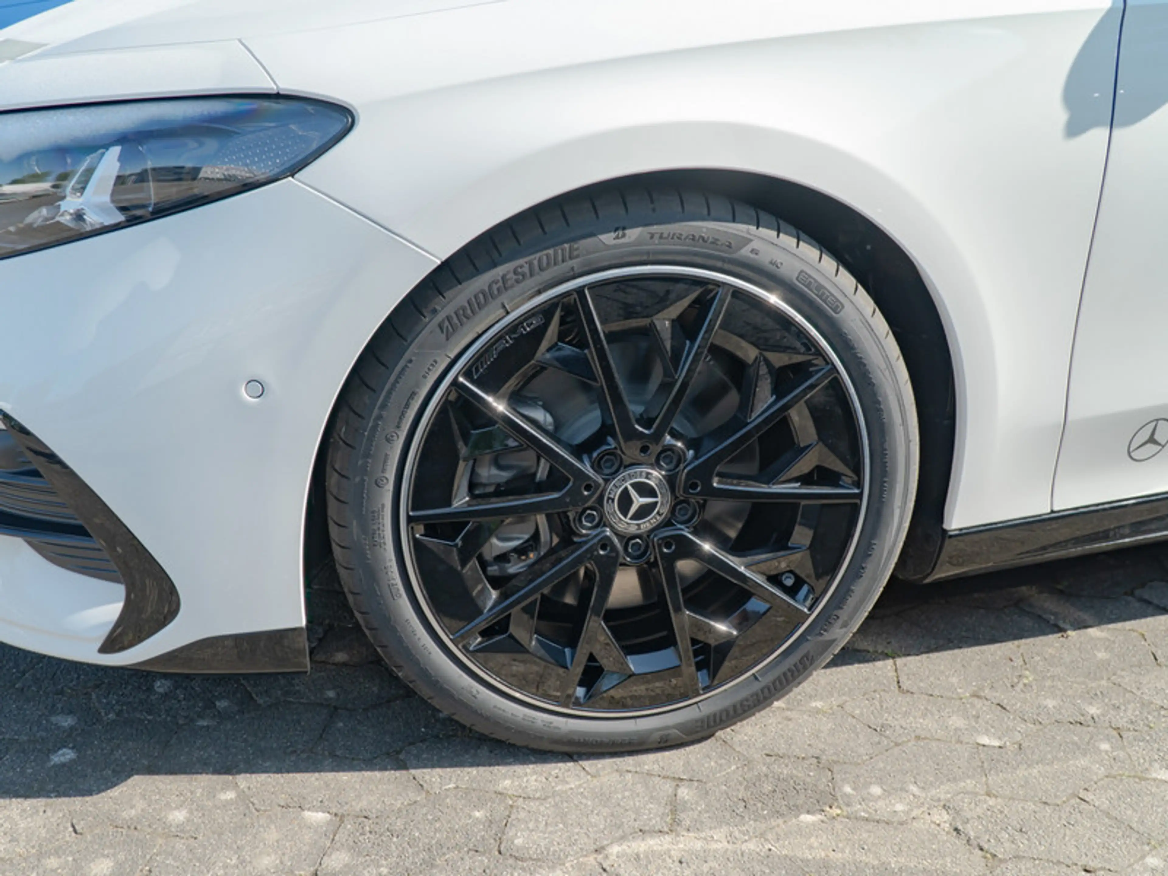 Mercedes-Benz CLA 200 4M AMG-Sport/Super/Pano/AHK/Memo/Night — photo 4