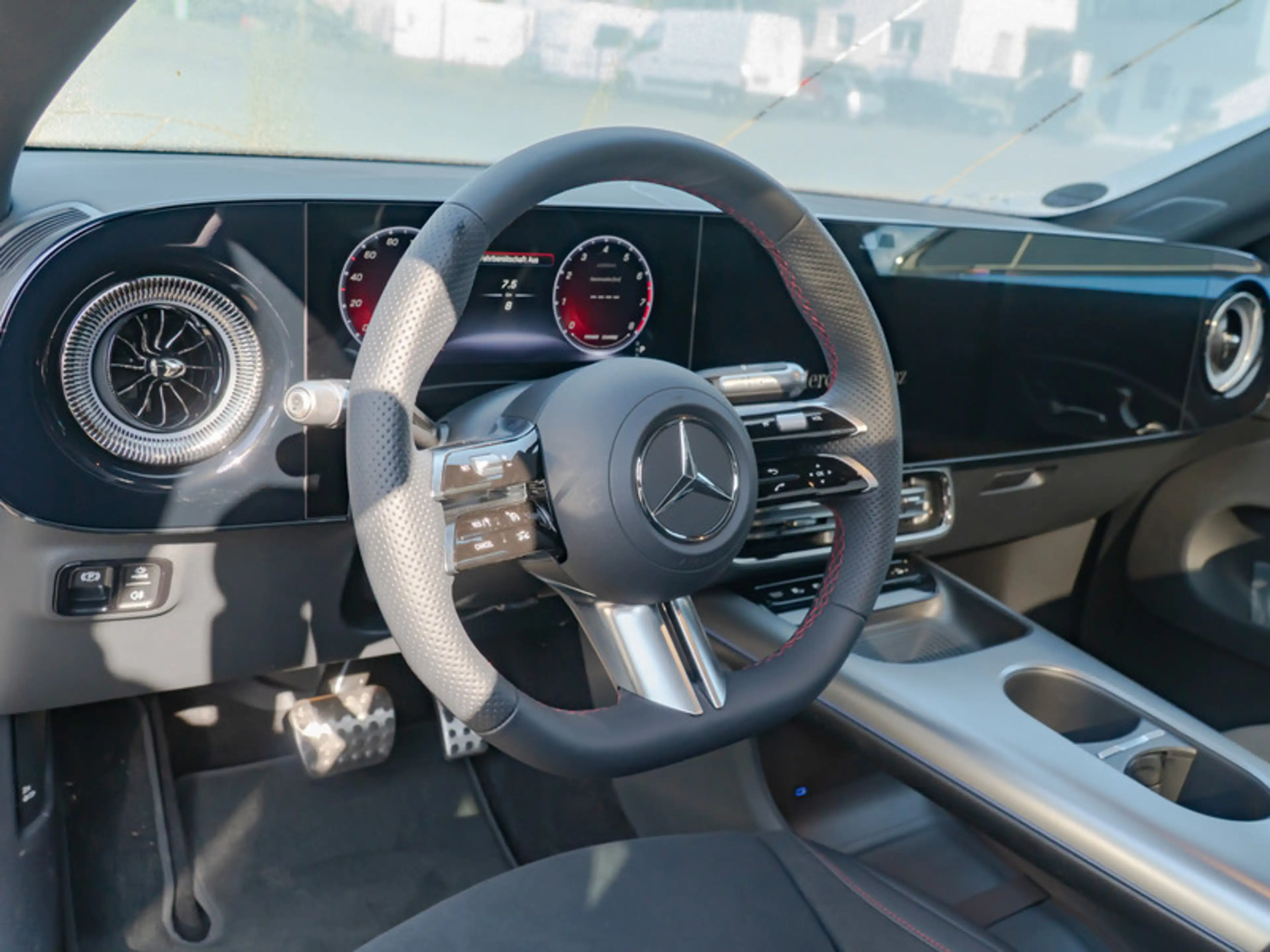 Mercedes-Benz CLA 200 4M AMG-Sport/Super/Pano/AHK/Memo/Night — photo 12