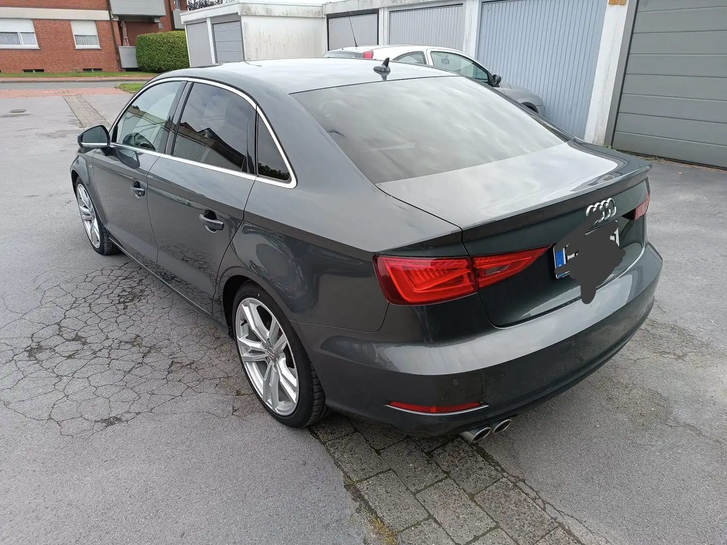 Audi A3 2.0 TDI Limousine S tronic line Sportpaket Grau - 2